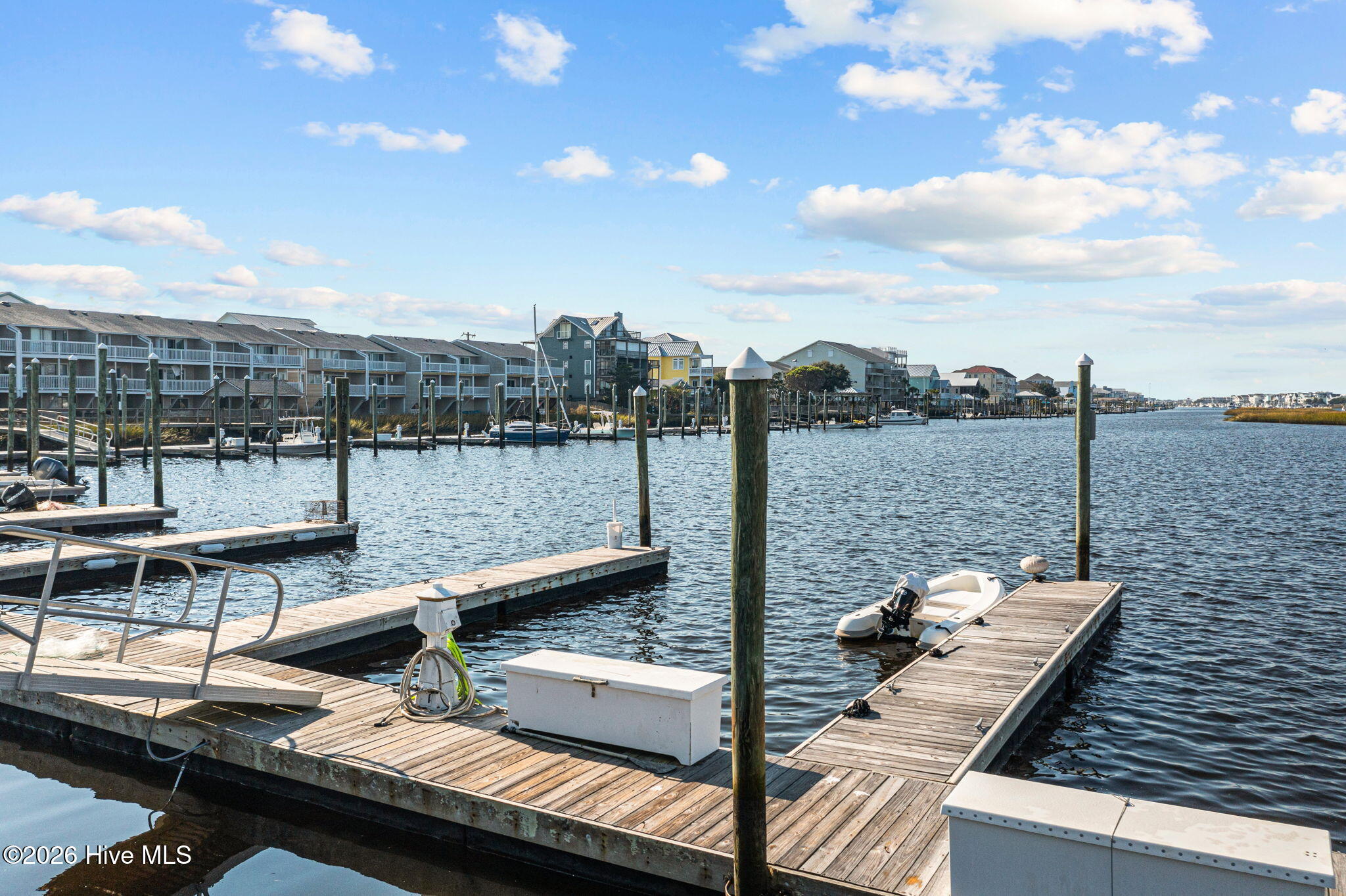 100548962 | Photo 50