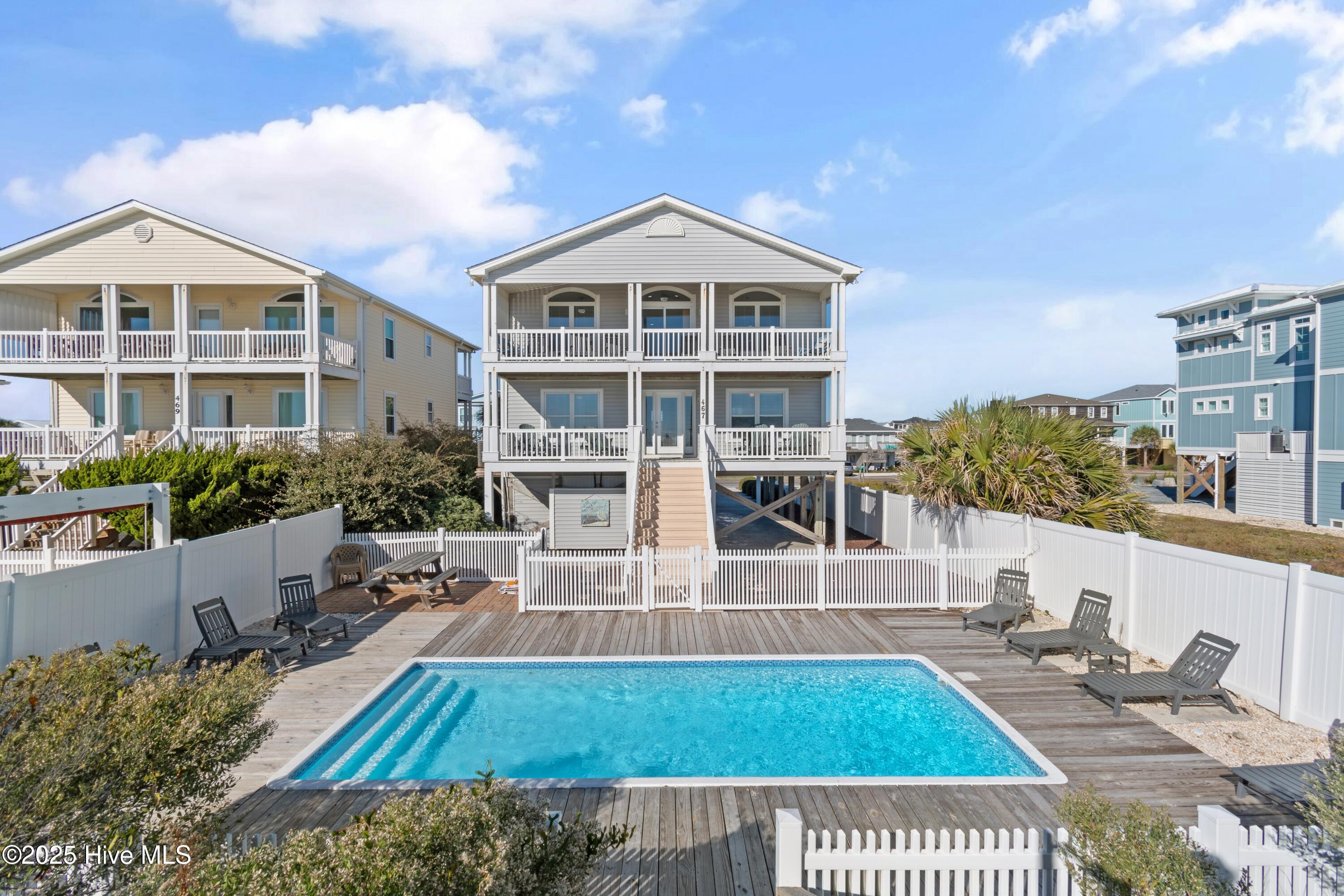 100541214 | Photo 10