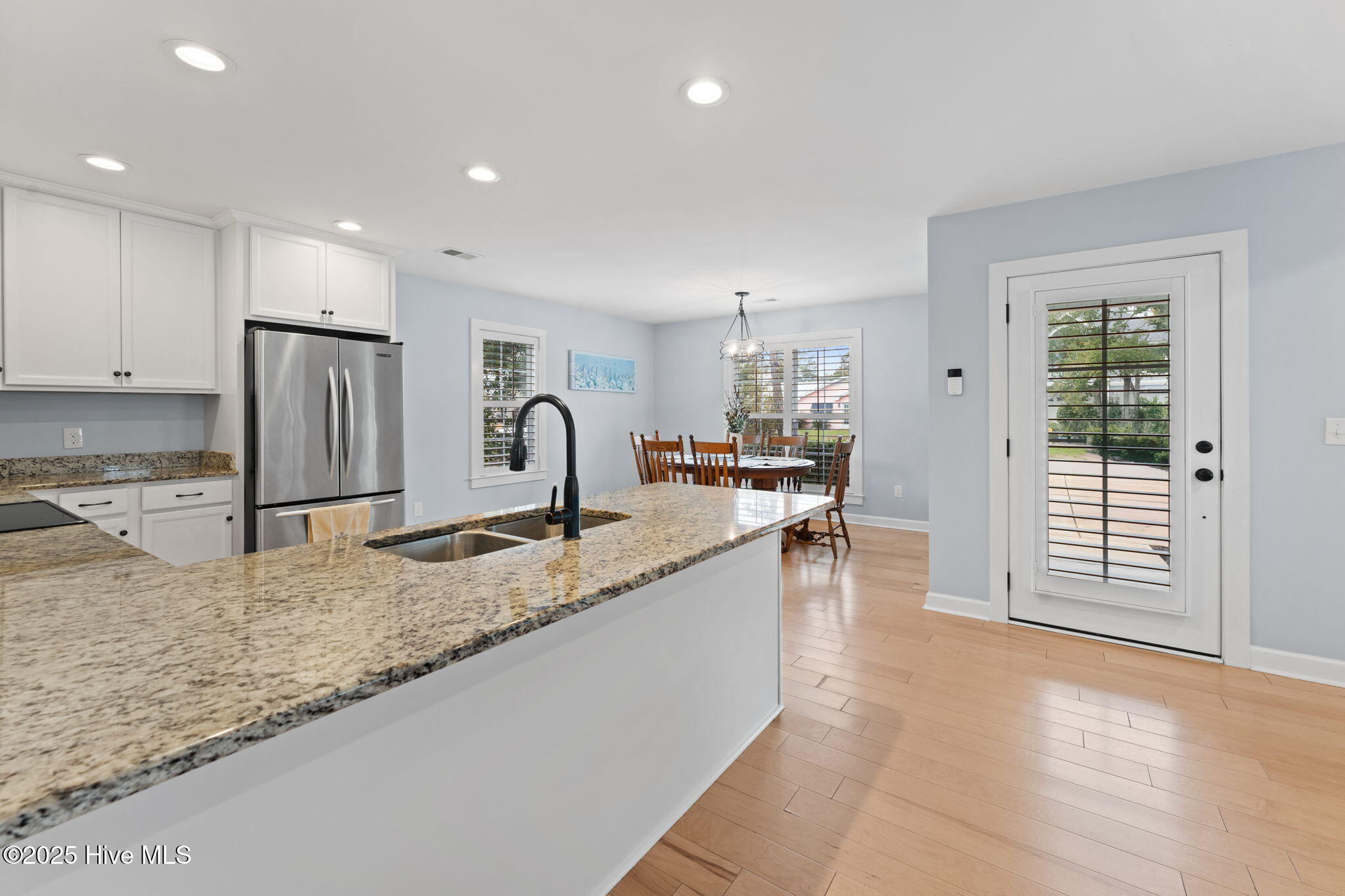 100538896 | Photo 11