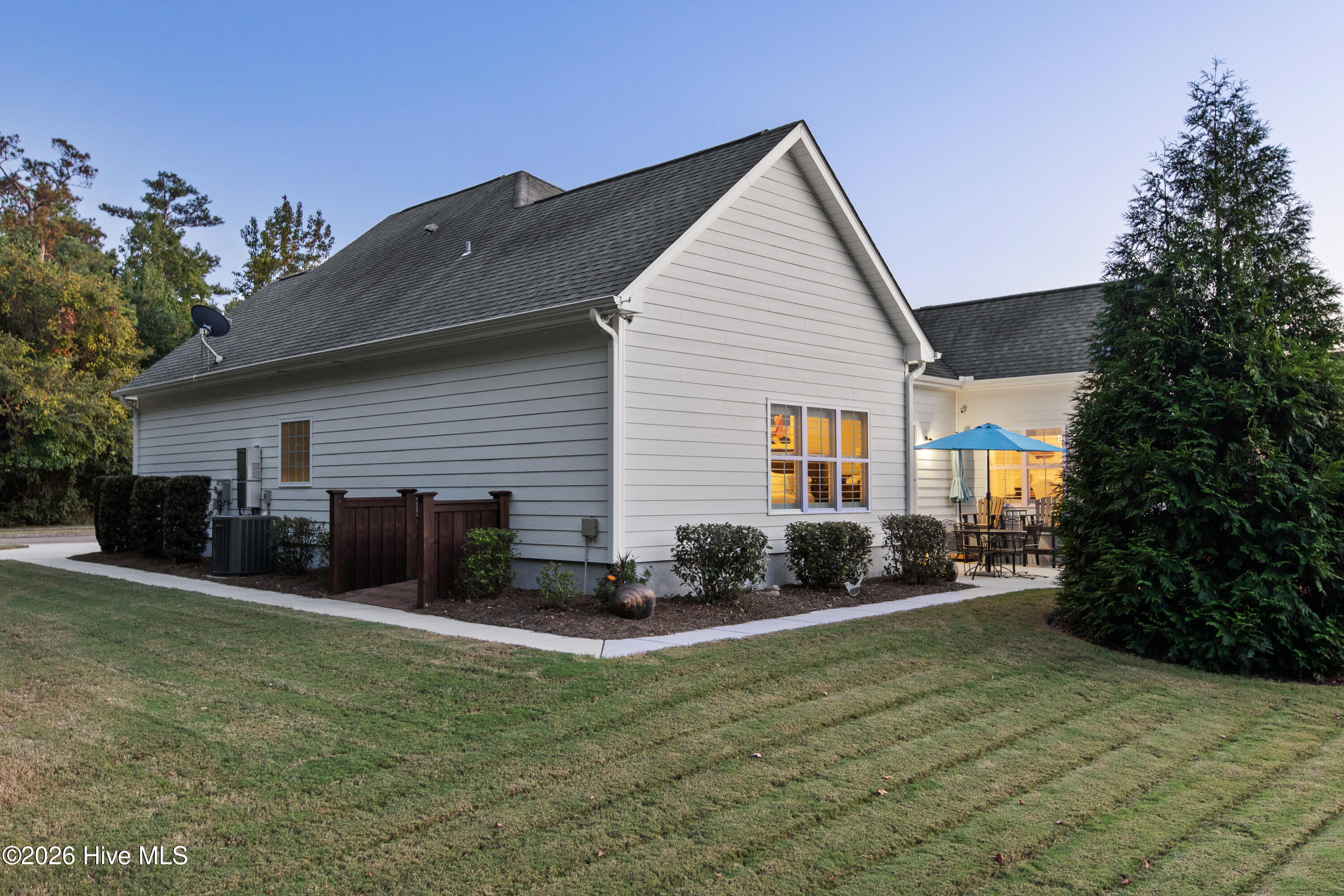 100554937 | Photo 36