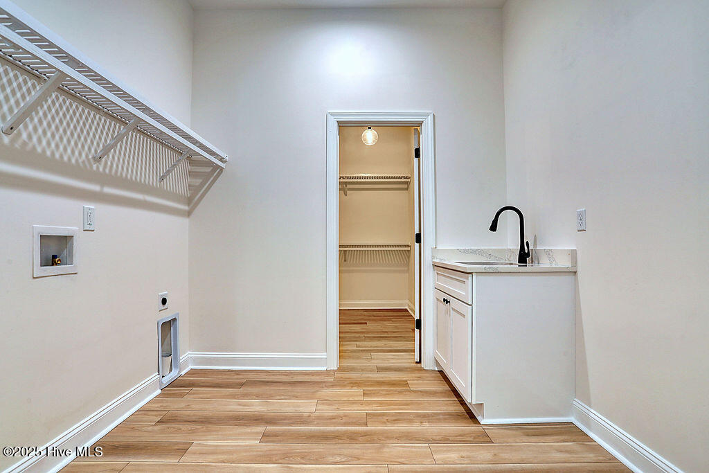 100499257 | Photo 32