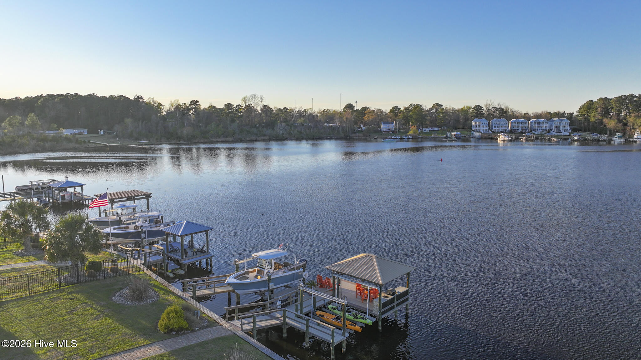 100564297 | Photo 58