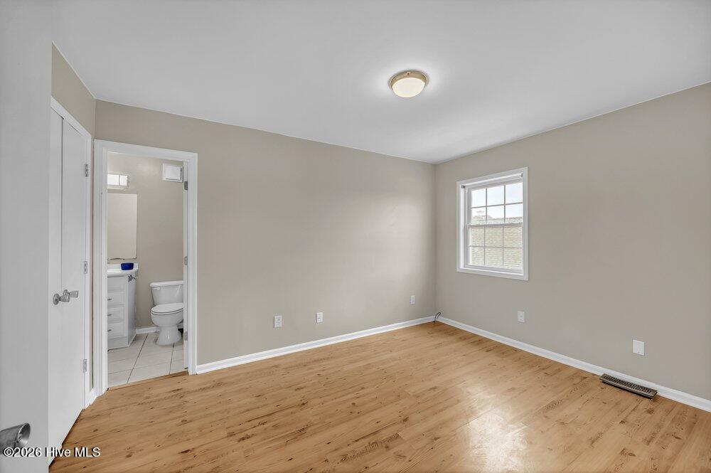 100560148 | Photo 10