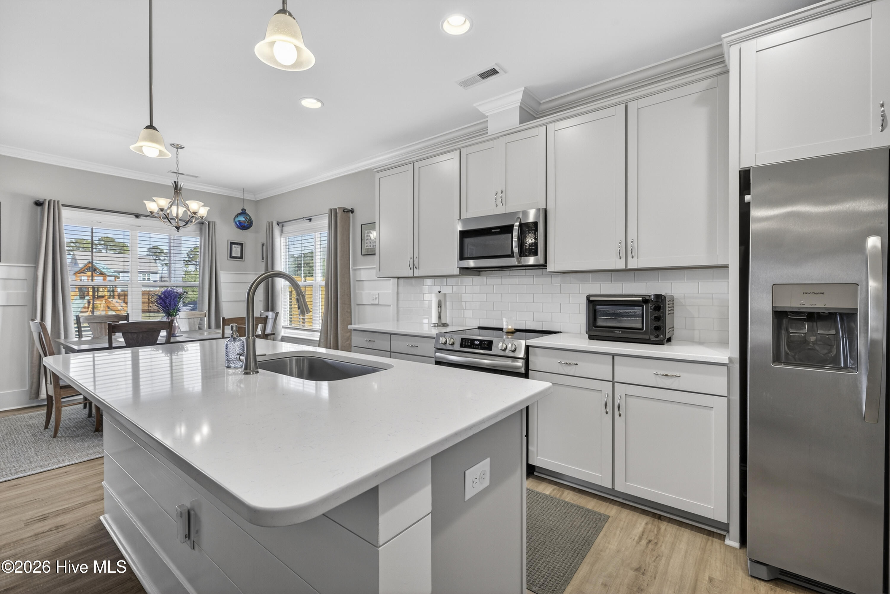 100564336 | Photo 14