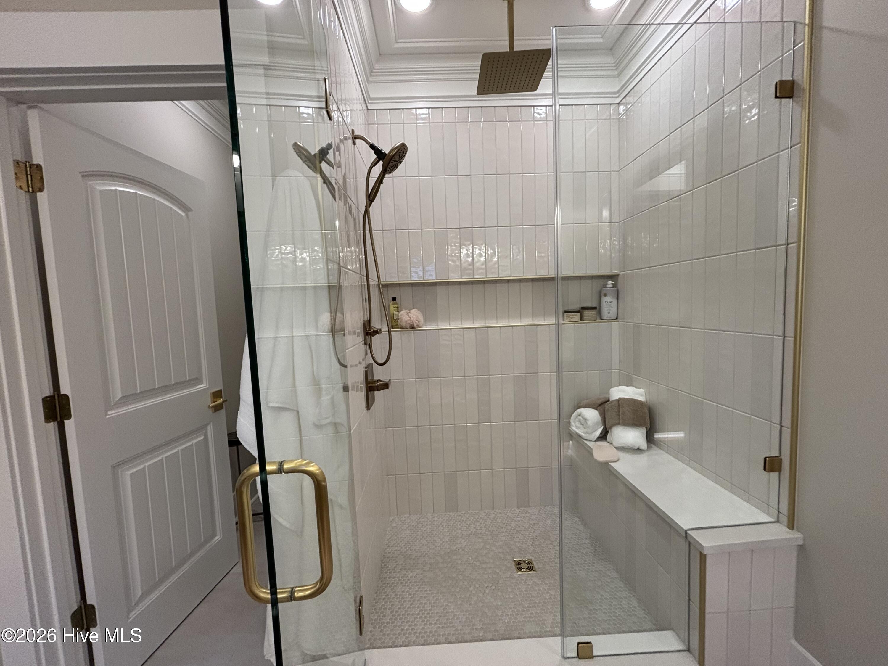 100516902 | Photo 89