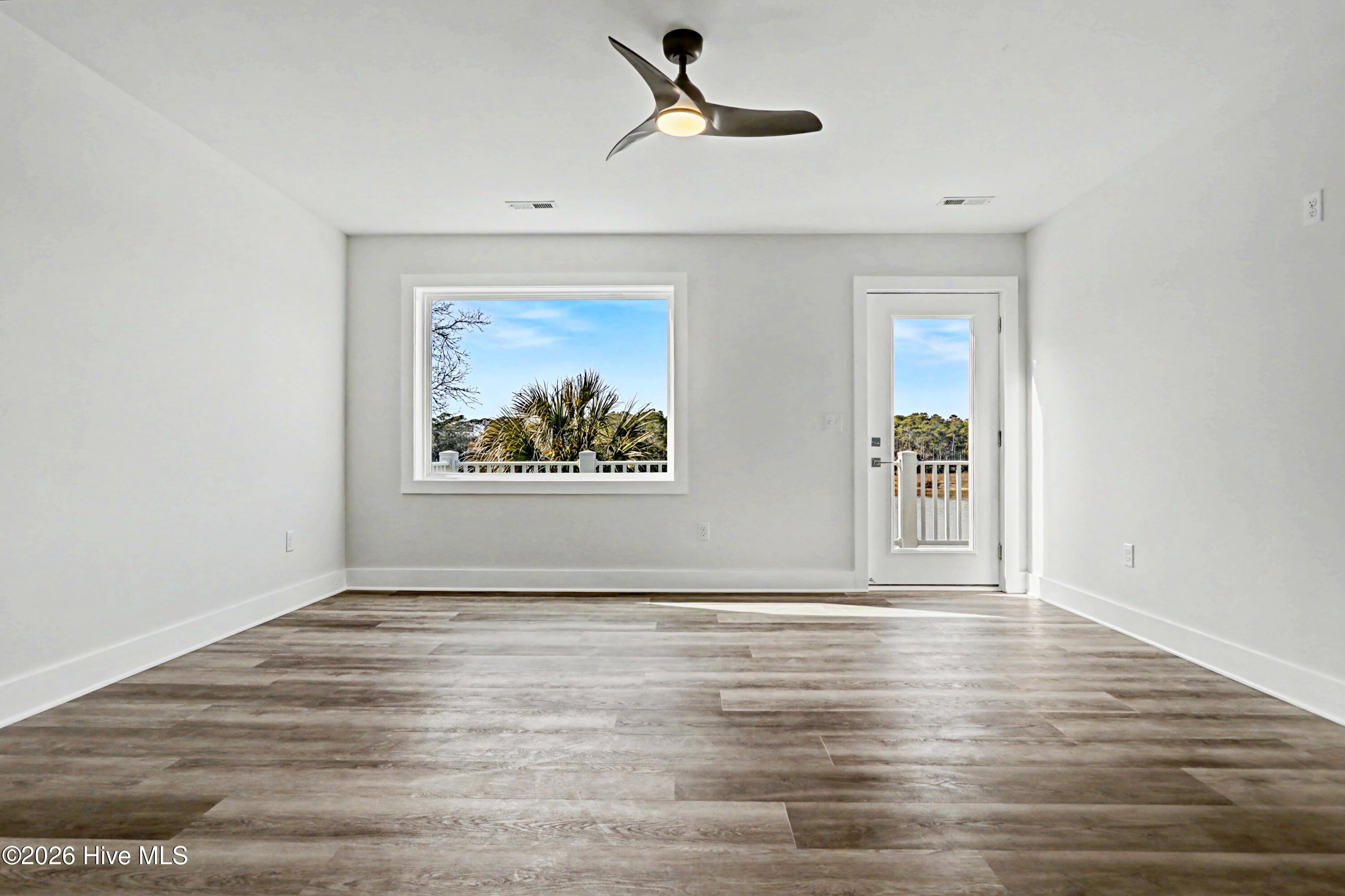 100556929 | Photo 29