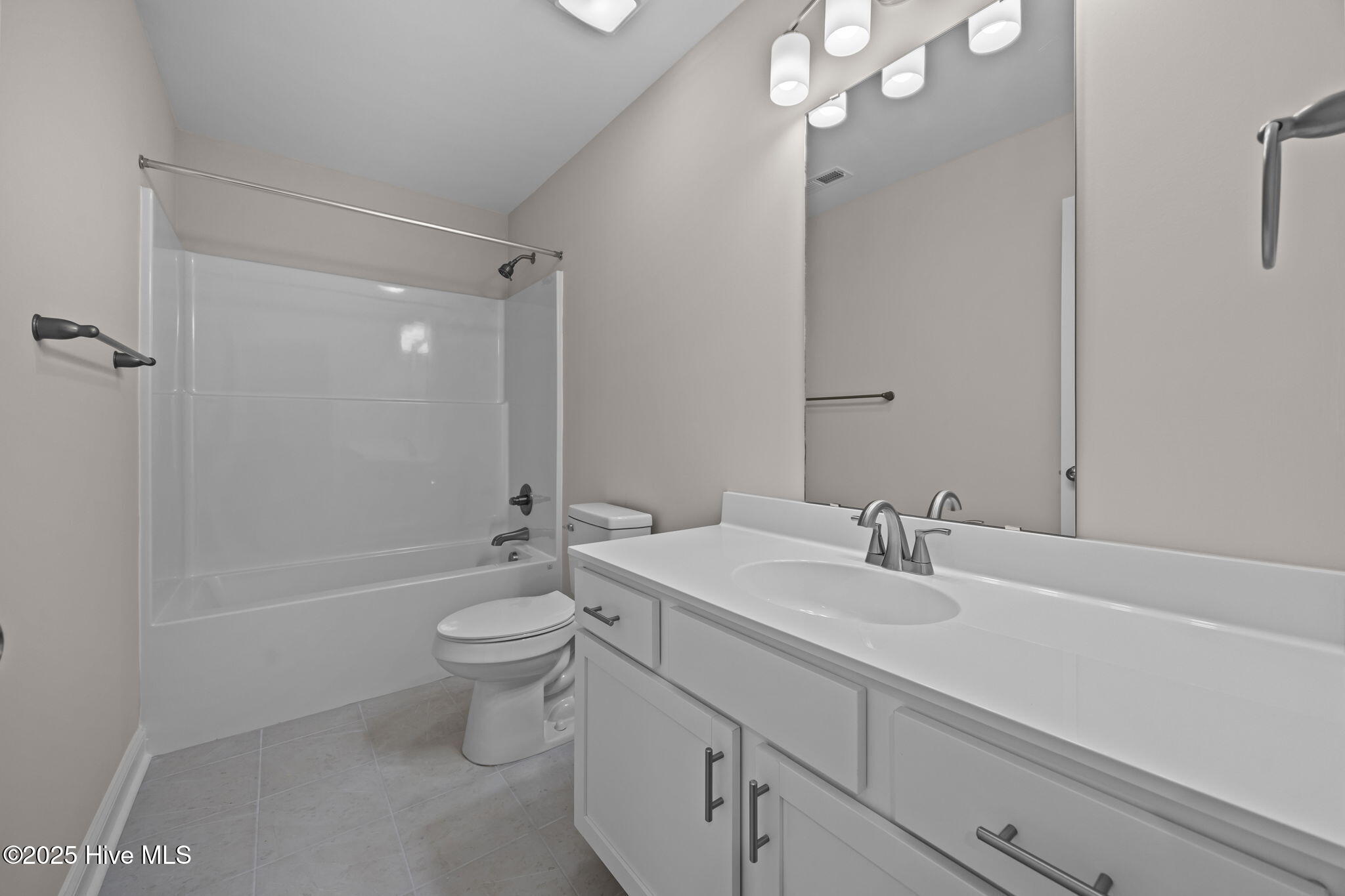 100509349 | Photo 24