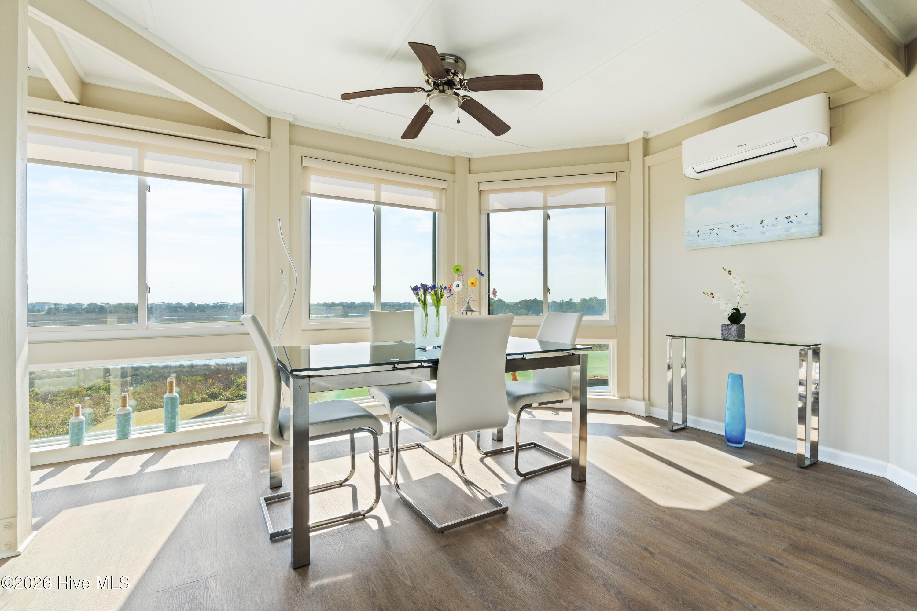 100554820 | Photo 30