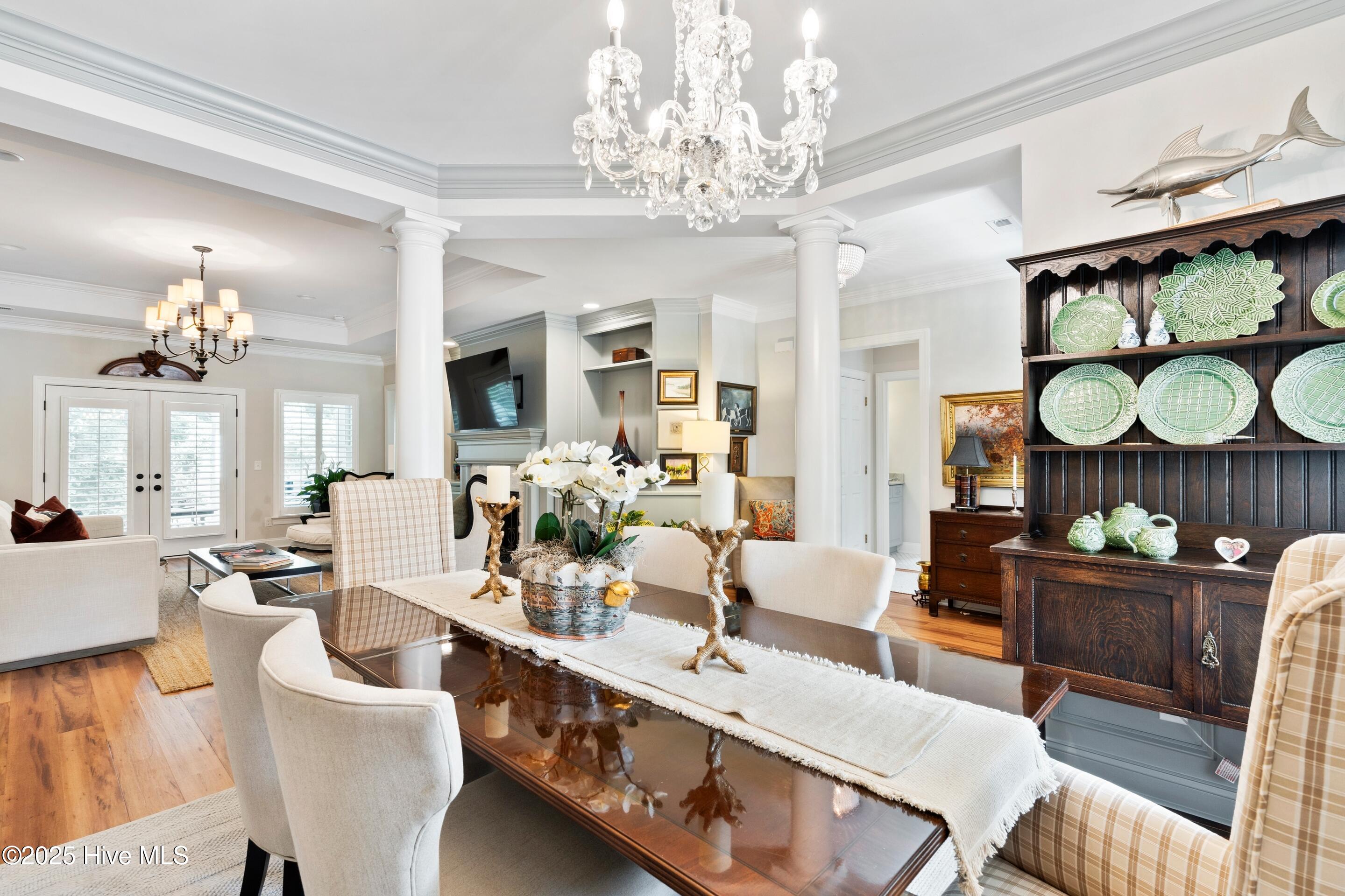 100520389 | Photo 37