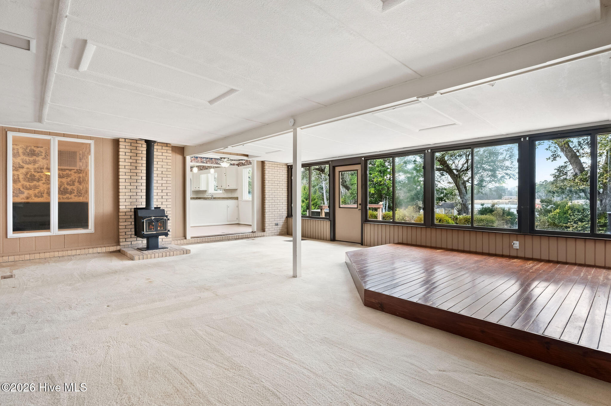 100556602 | Photo 18