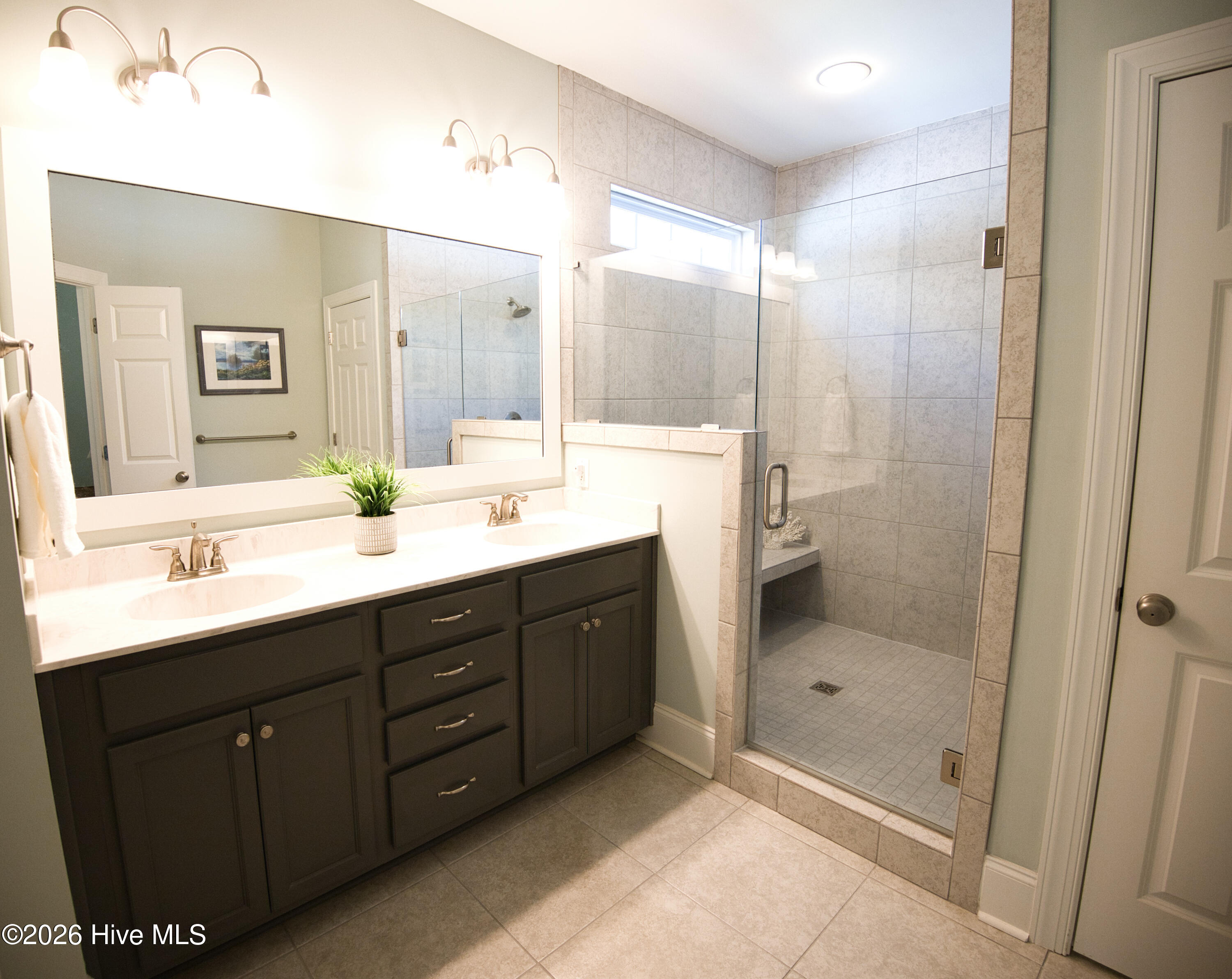 100567363 | Photo 28