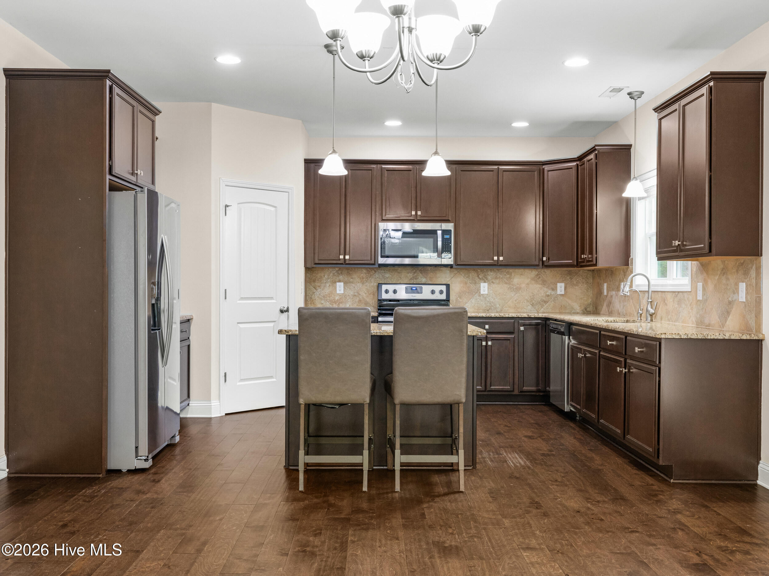 100548772 | Photo 16