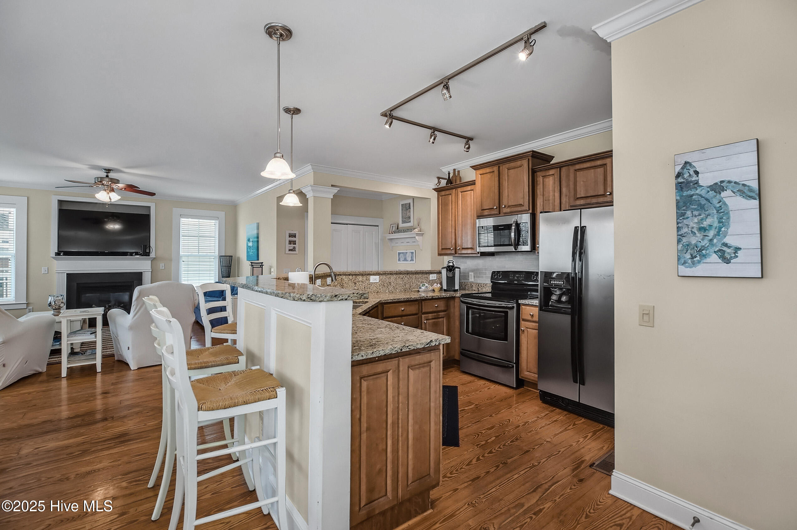 100557922 | Photo 12