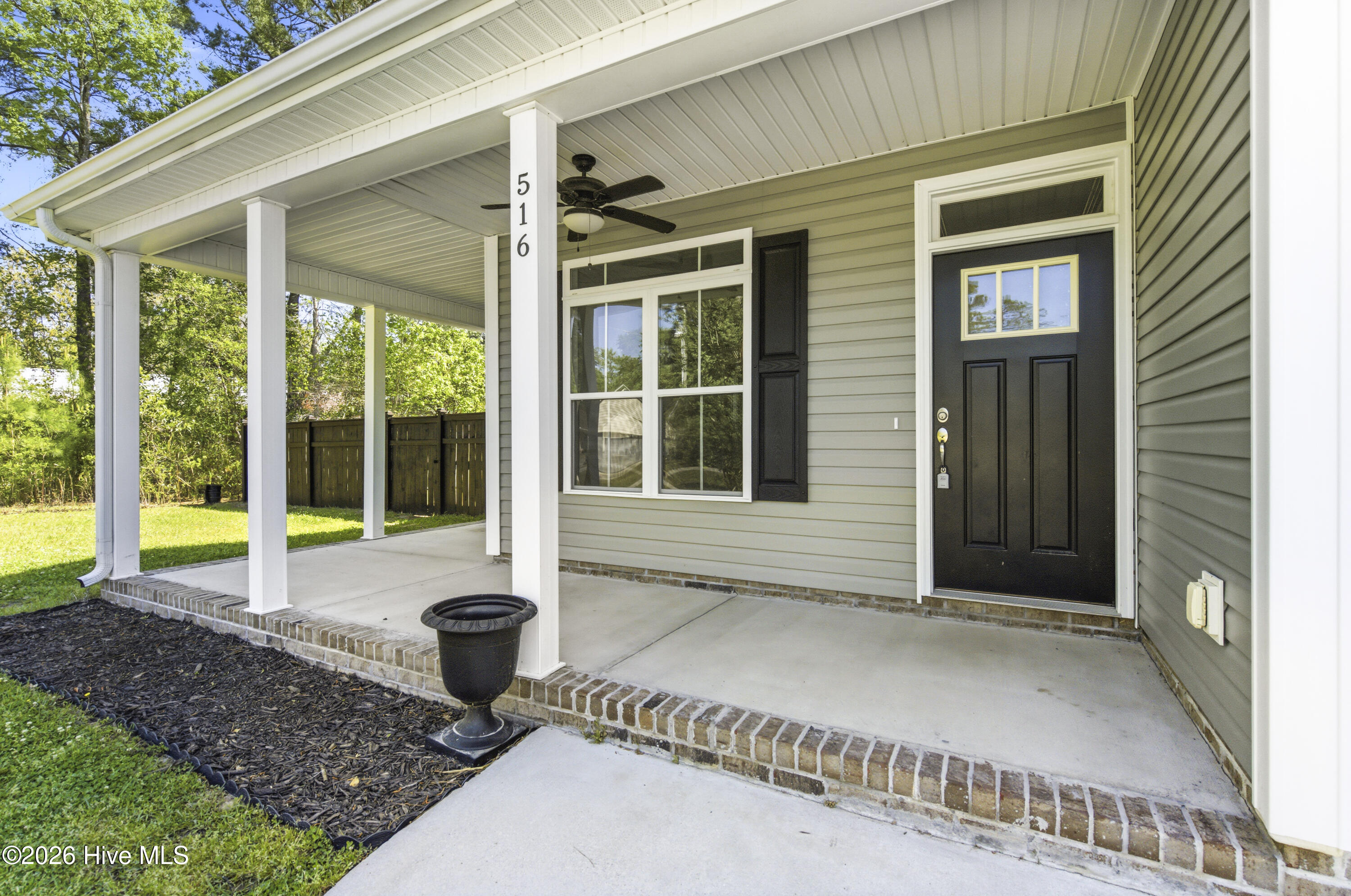 100566364 | Photo 55