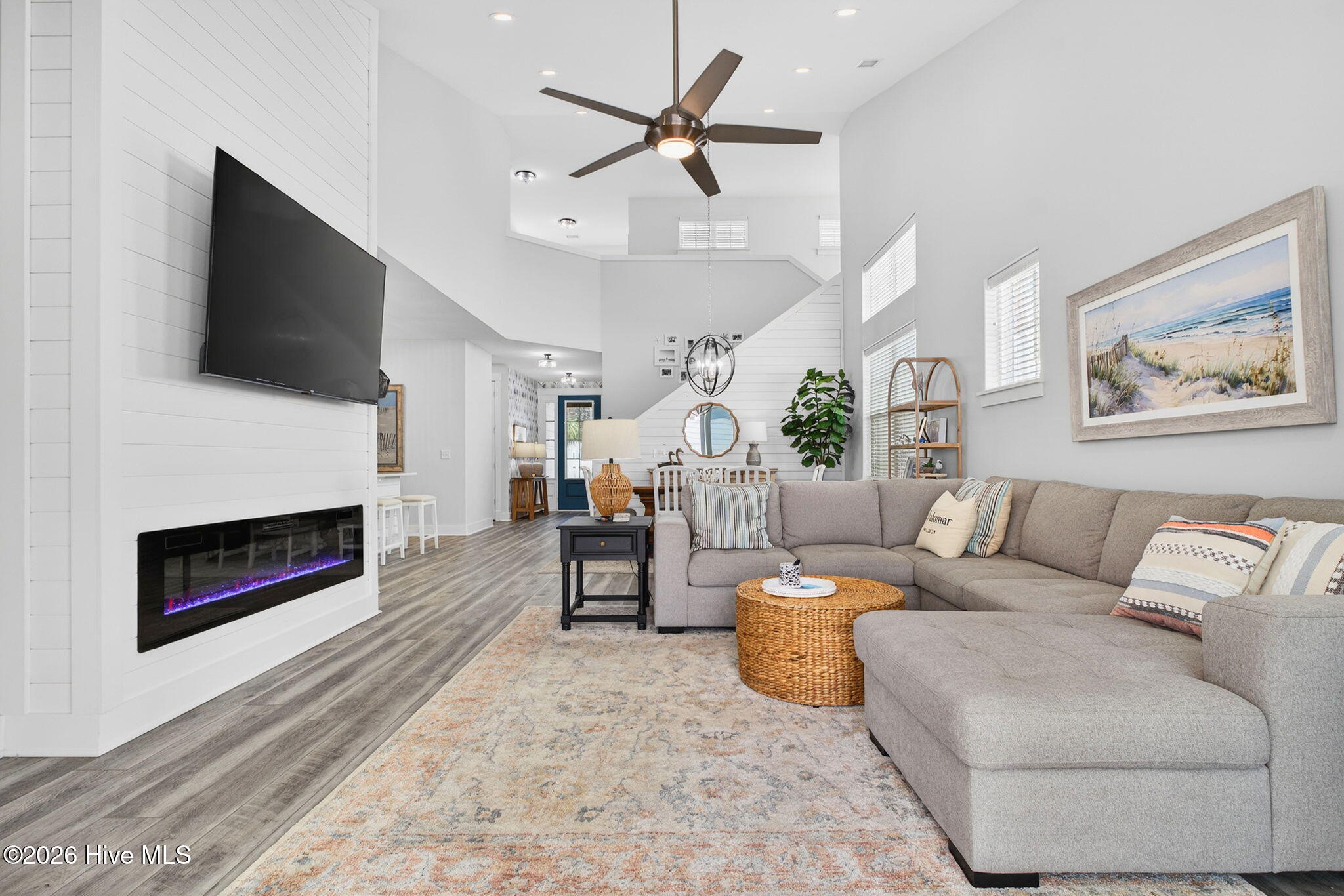 100559730 | Photo 19