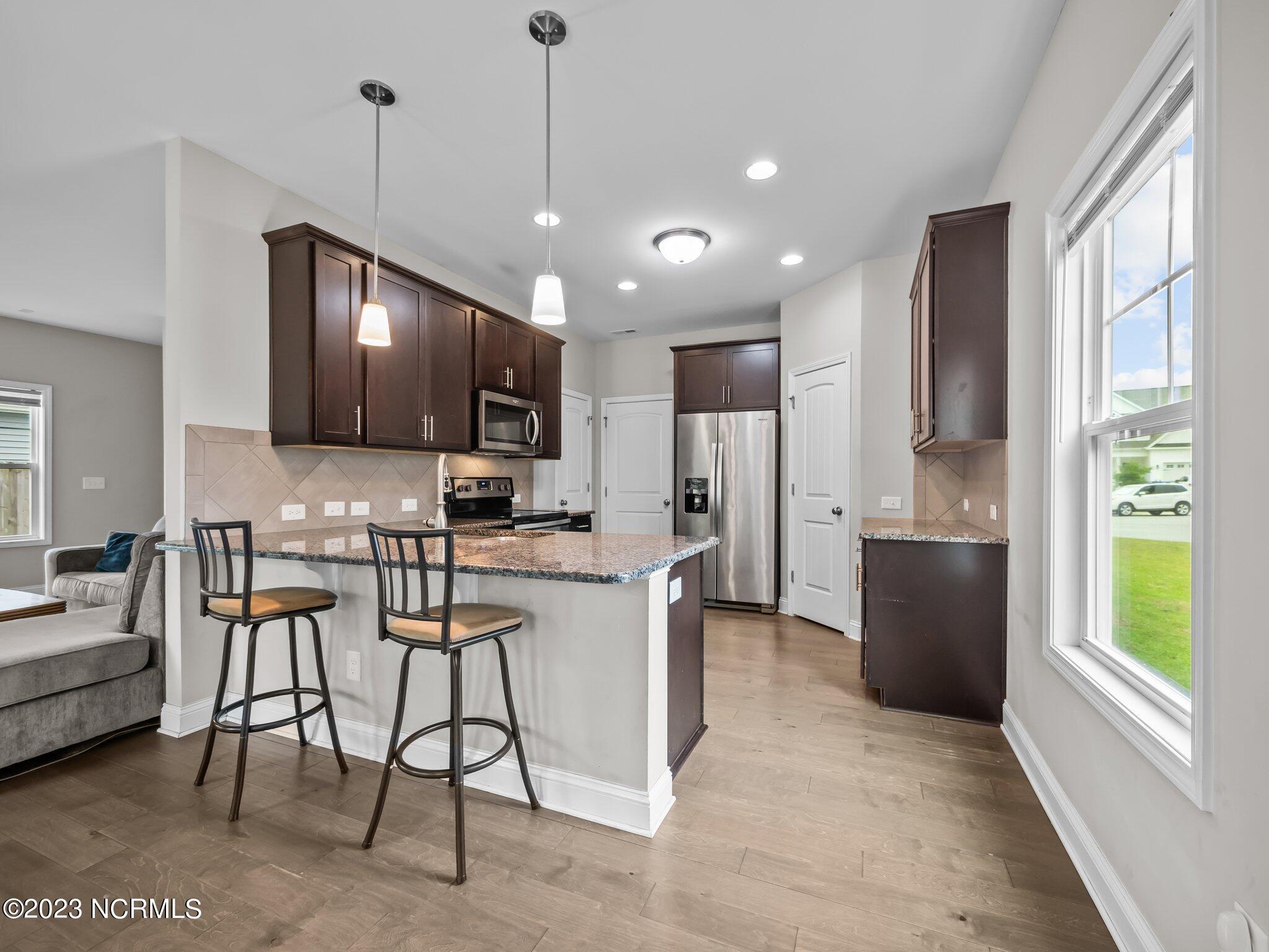 100553383 | Photo 26