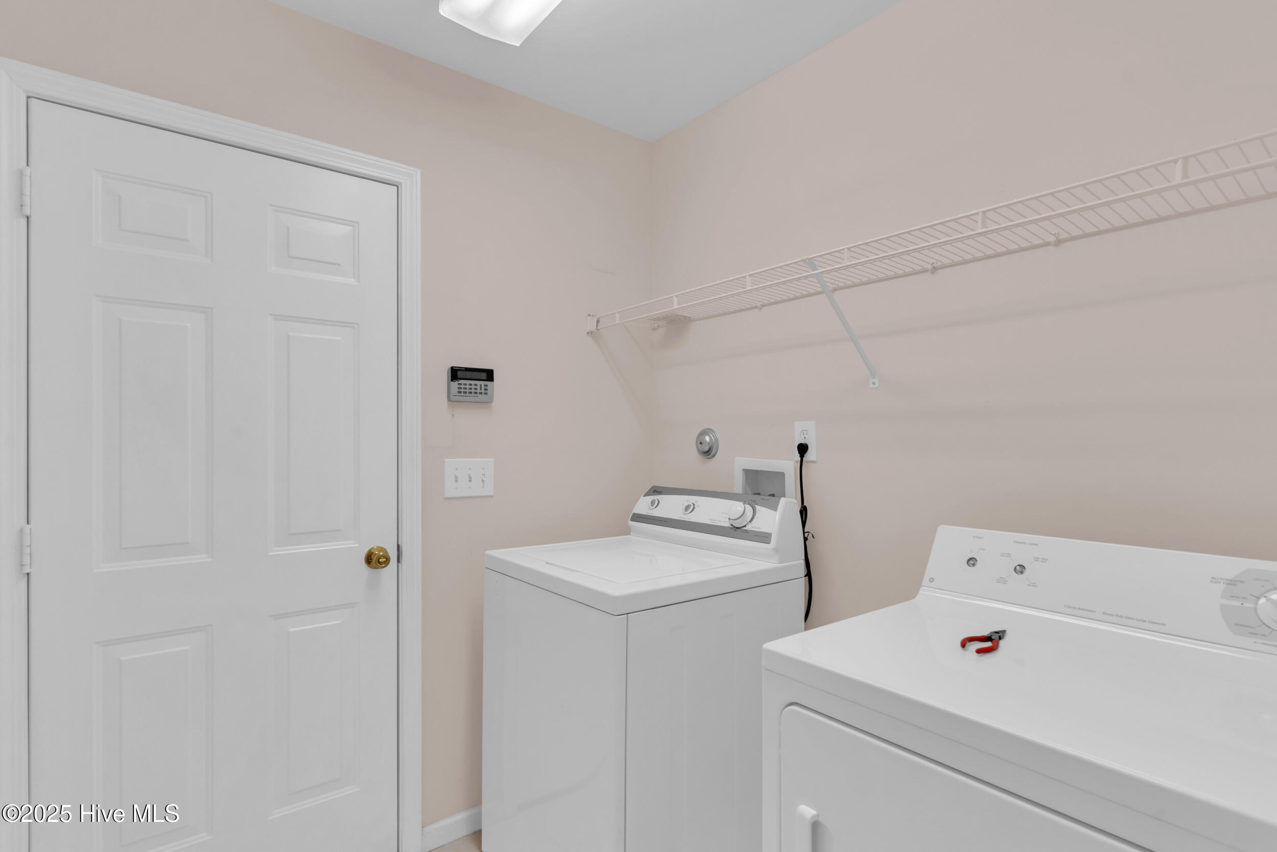 100540480 | Photo 35