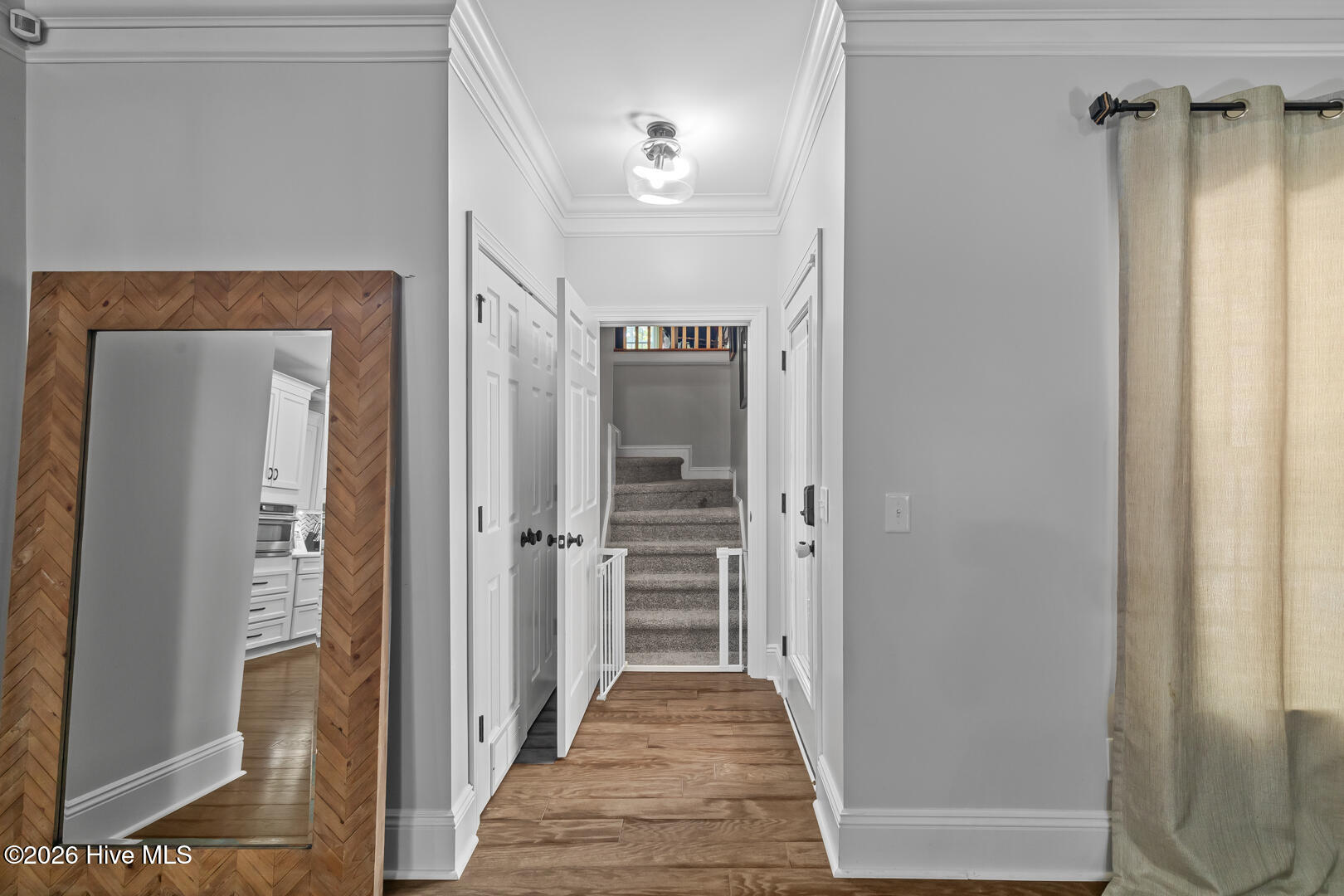 100557590 | Photo 61