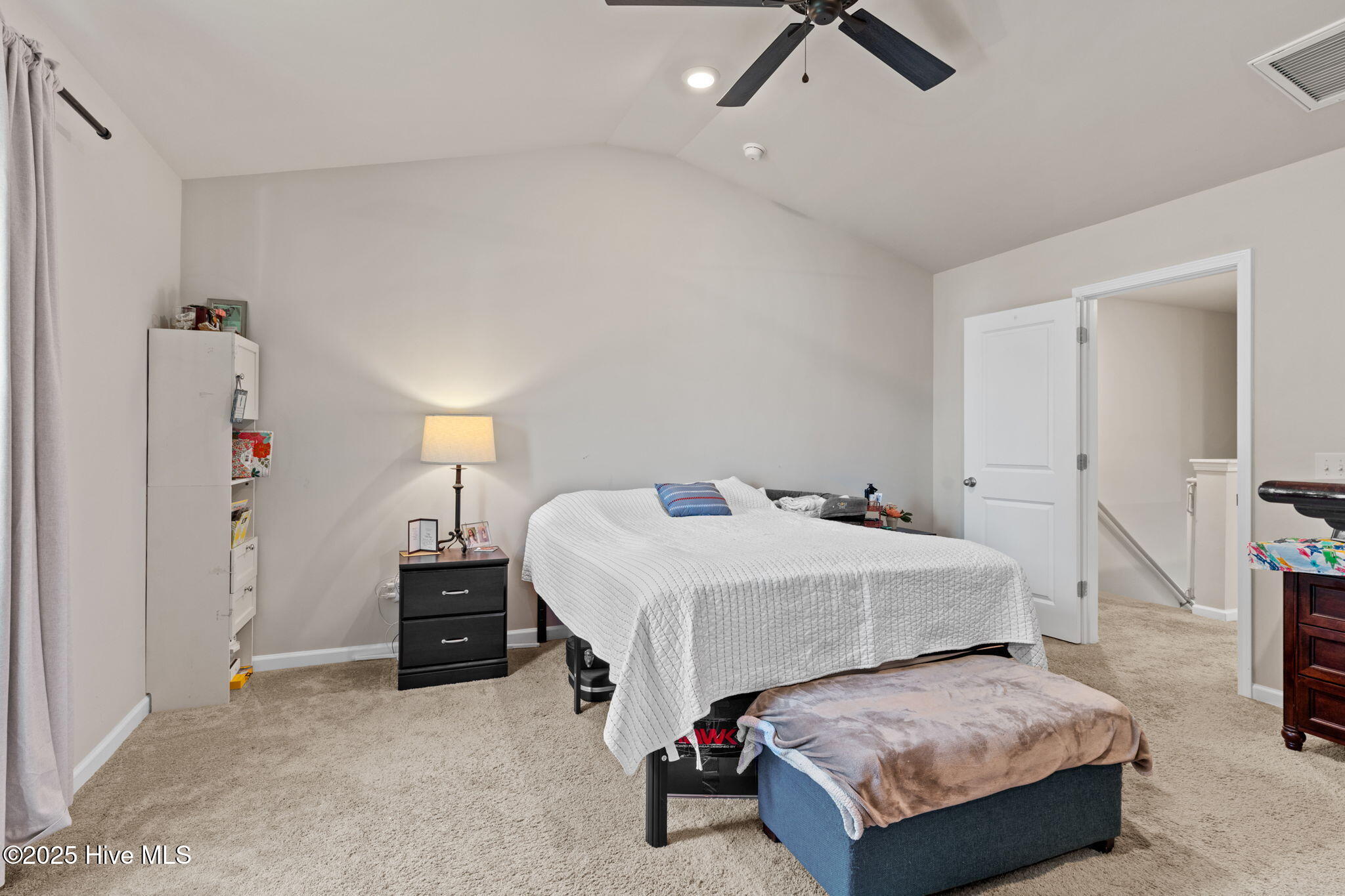 100515817 | Photo 16