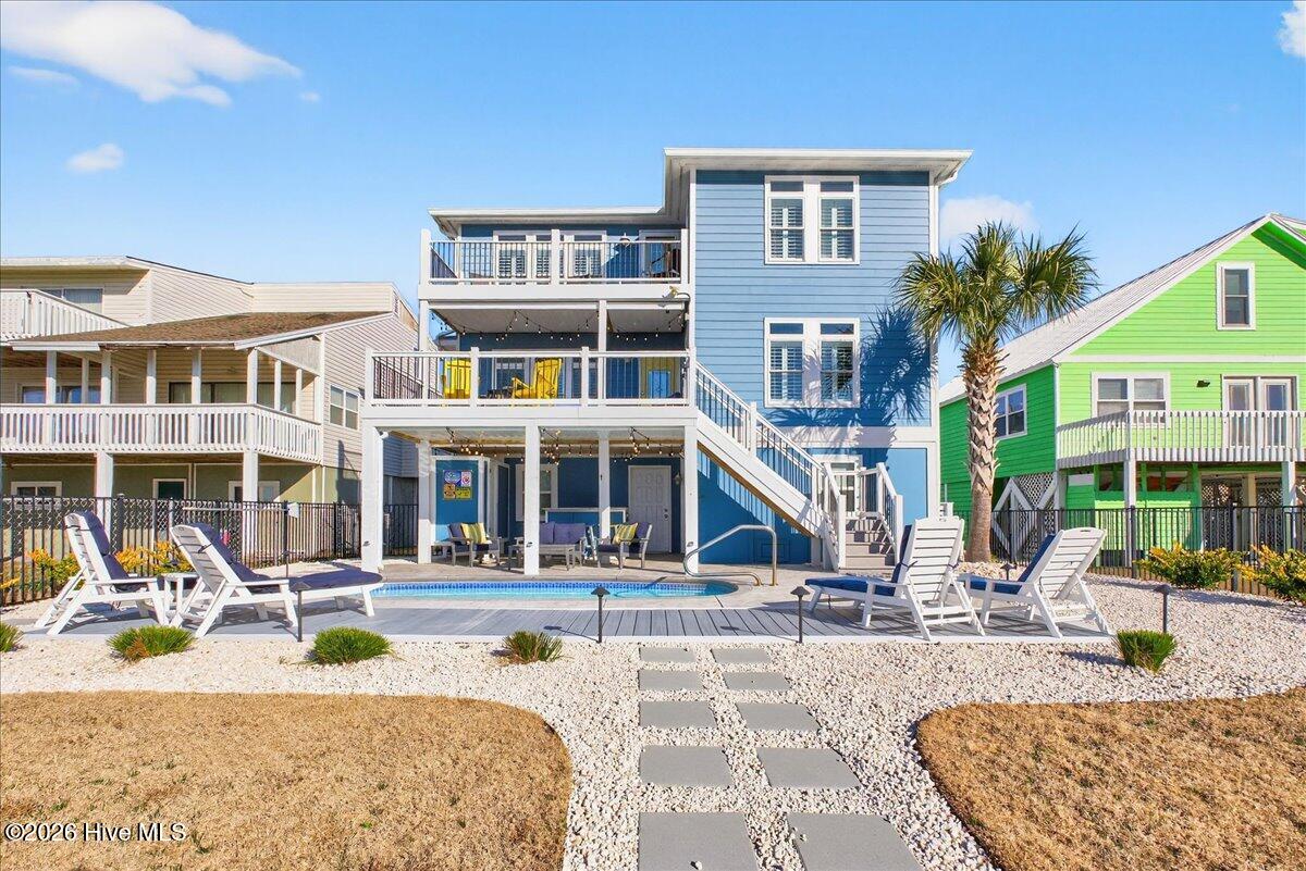 100549636 | Photo 63