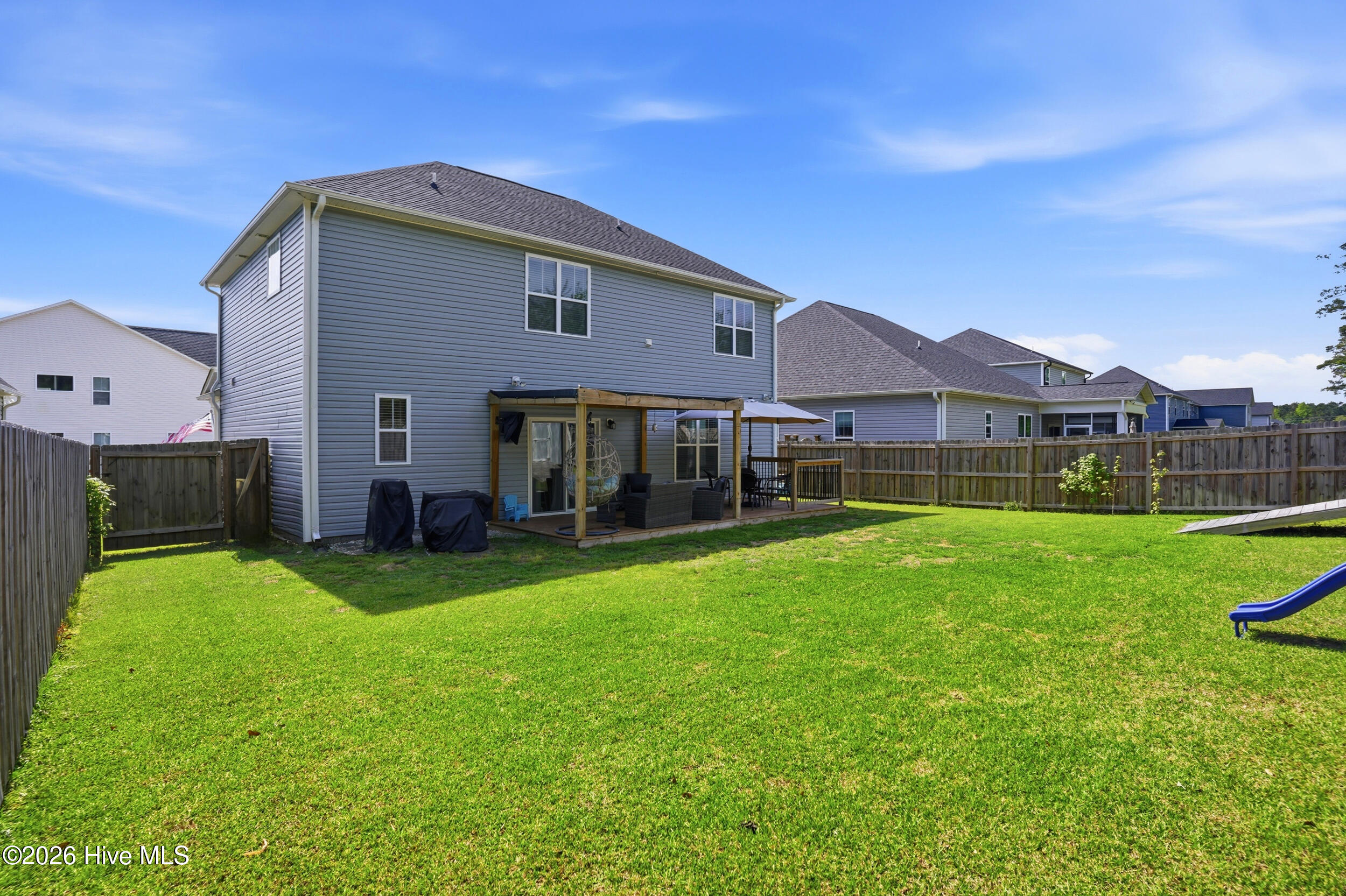 100567183 | Photo 41