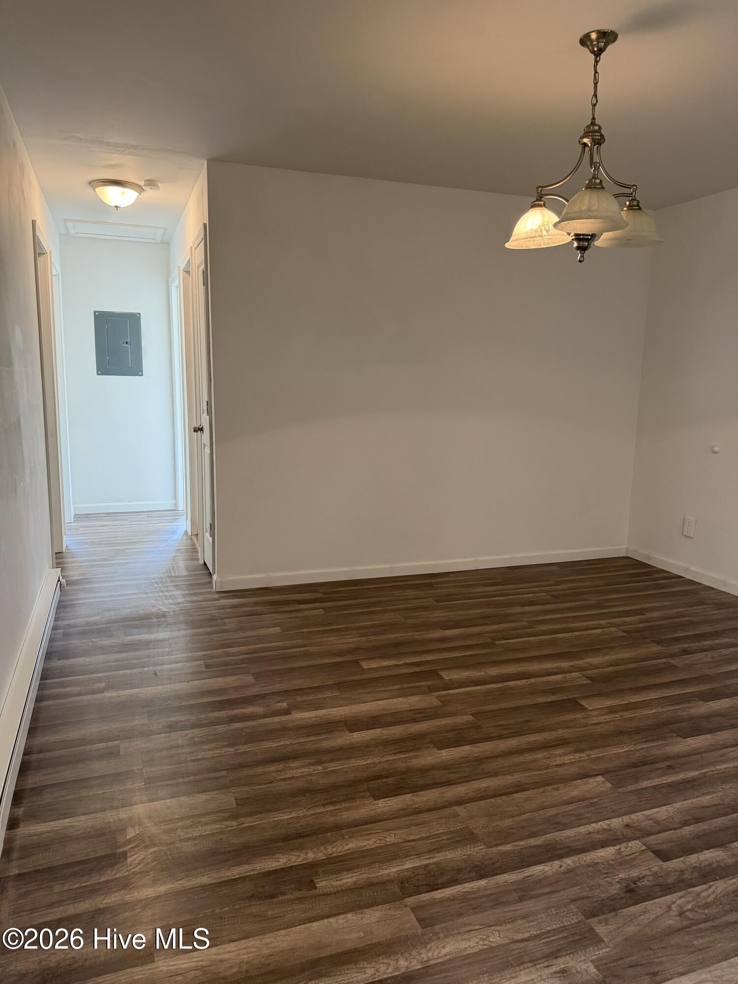 100565098 | Photo 14