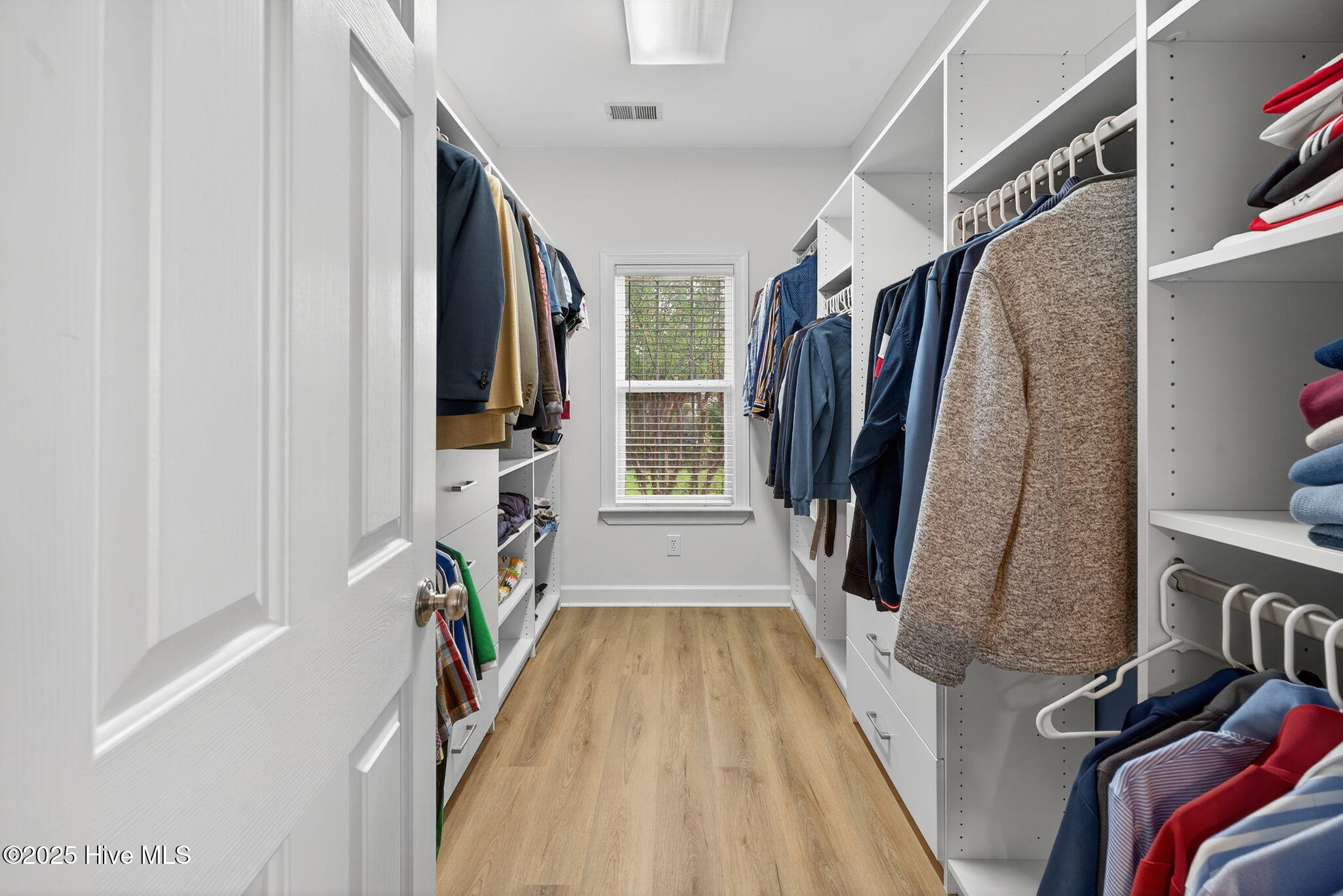 100522503 | Photo 22