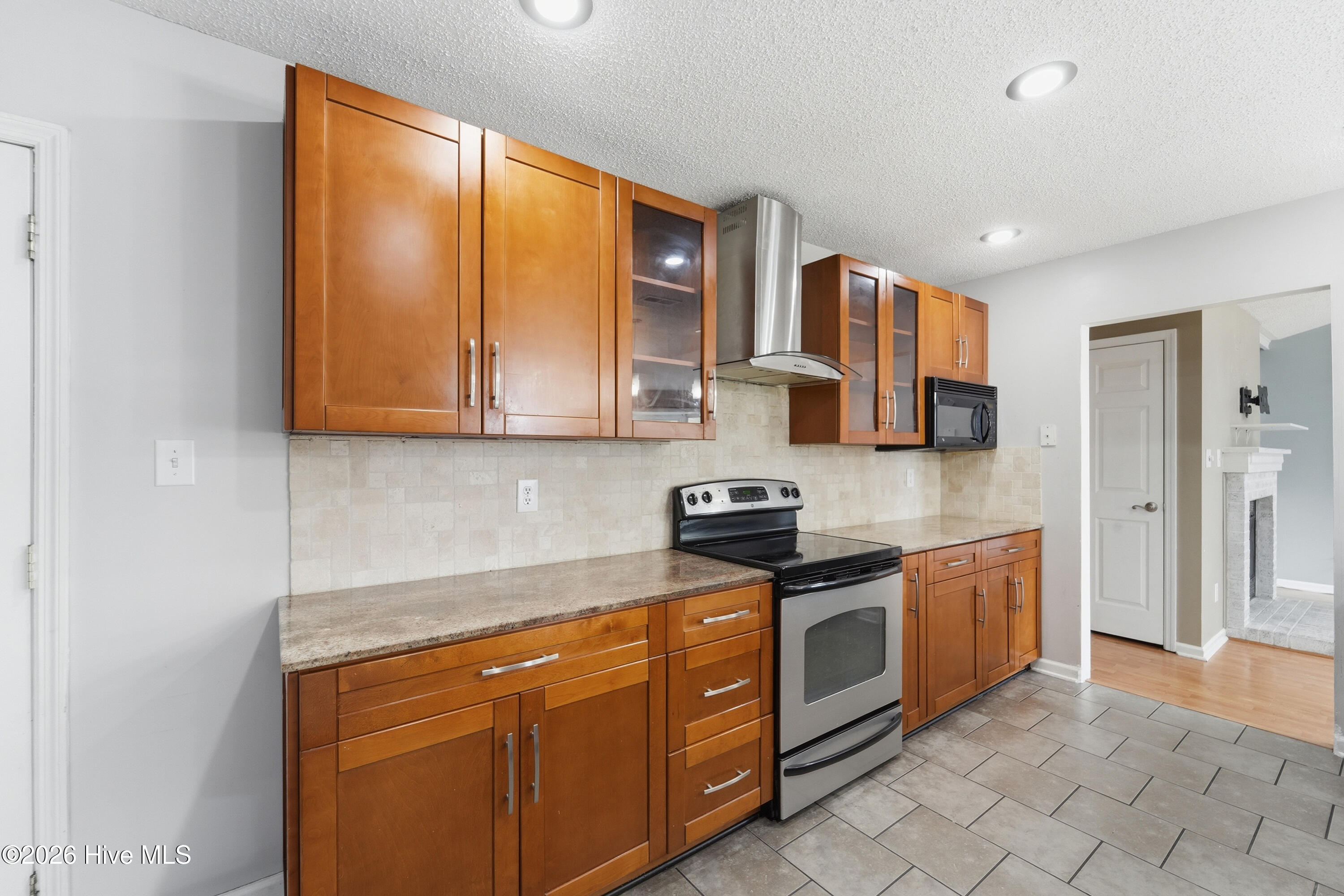 100559067 | Photo 33