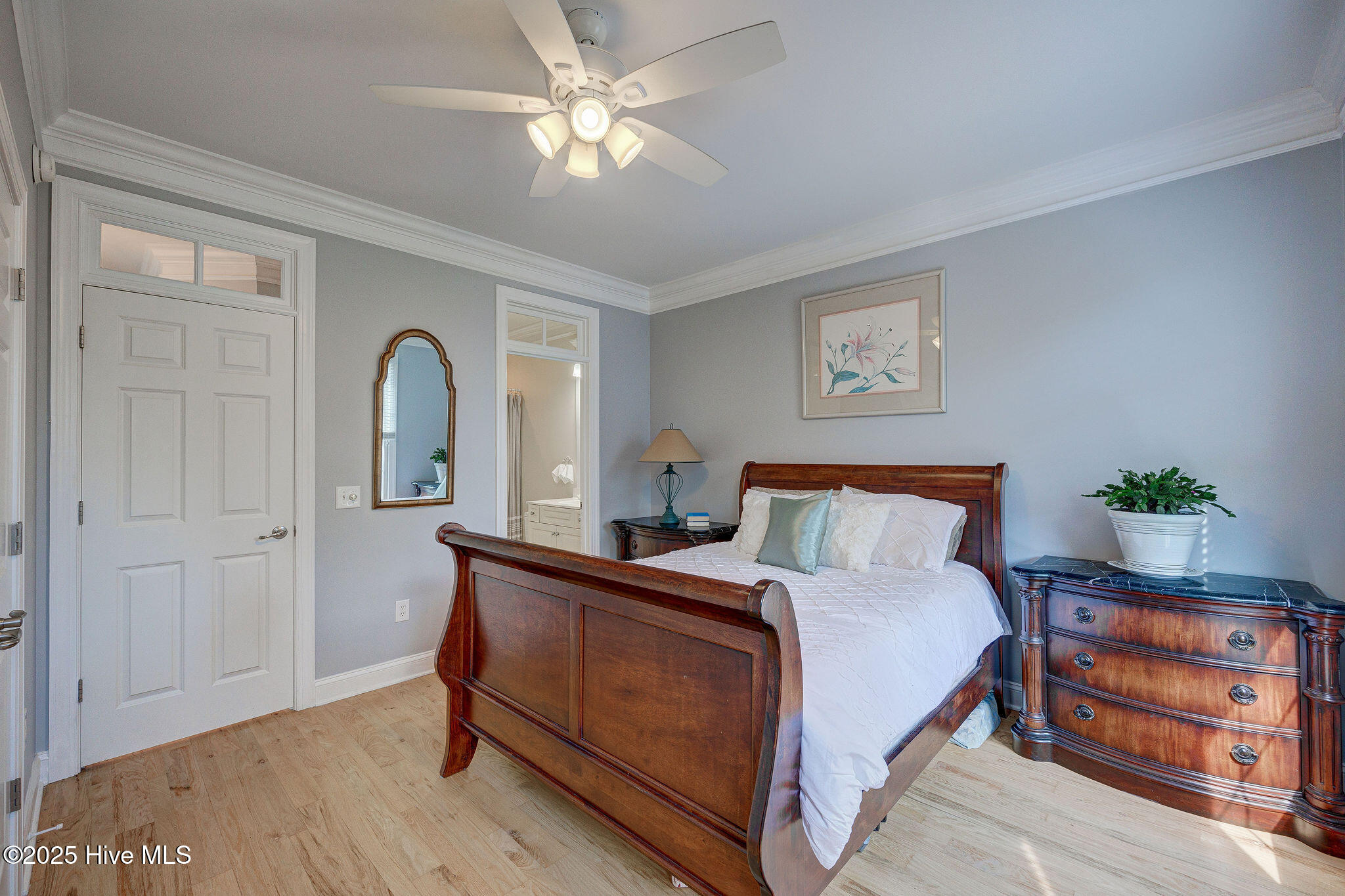 100533949 | Photo 38