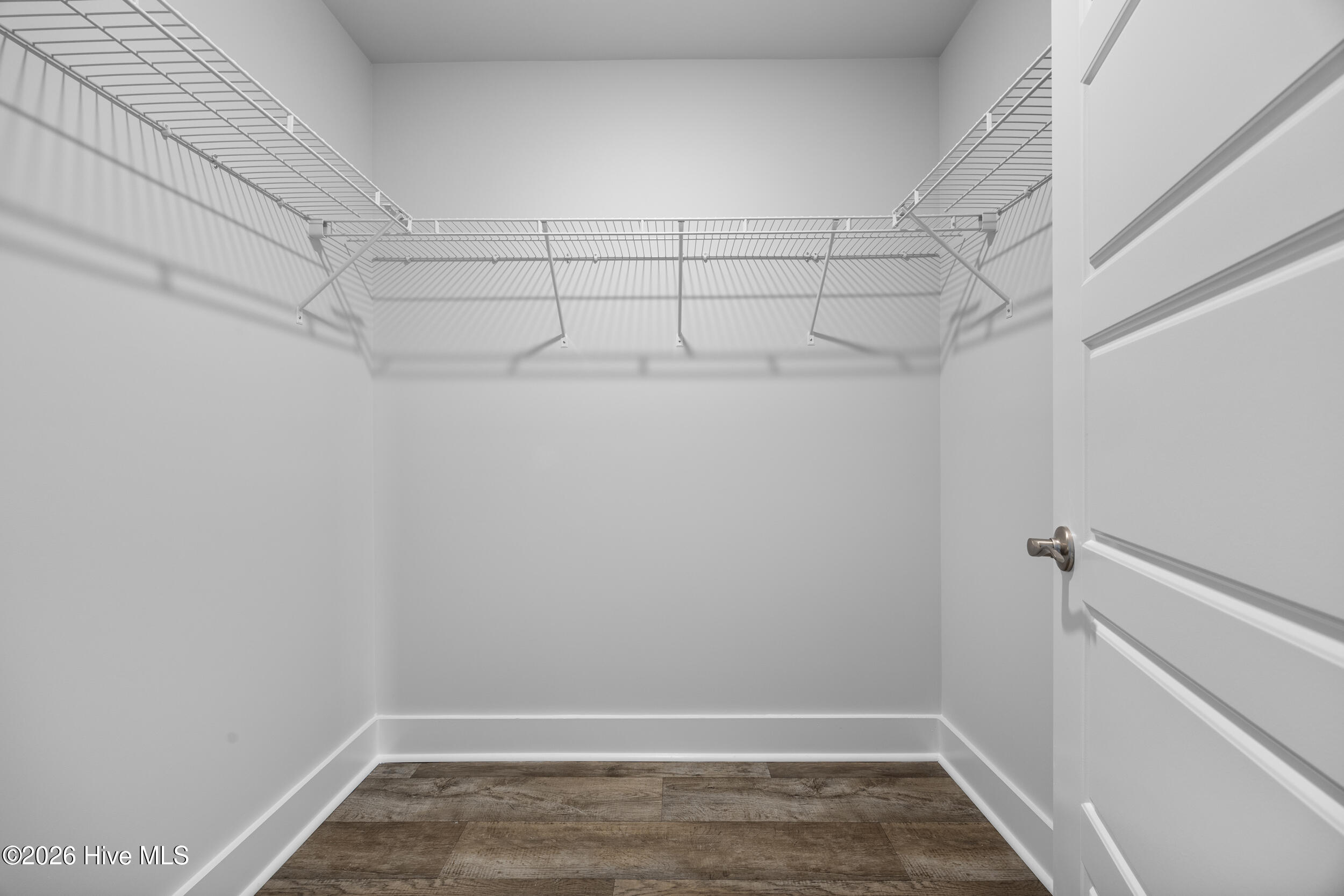 100563426 | Photo 28