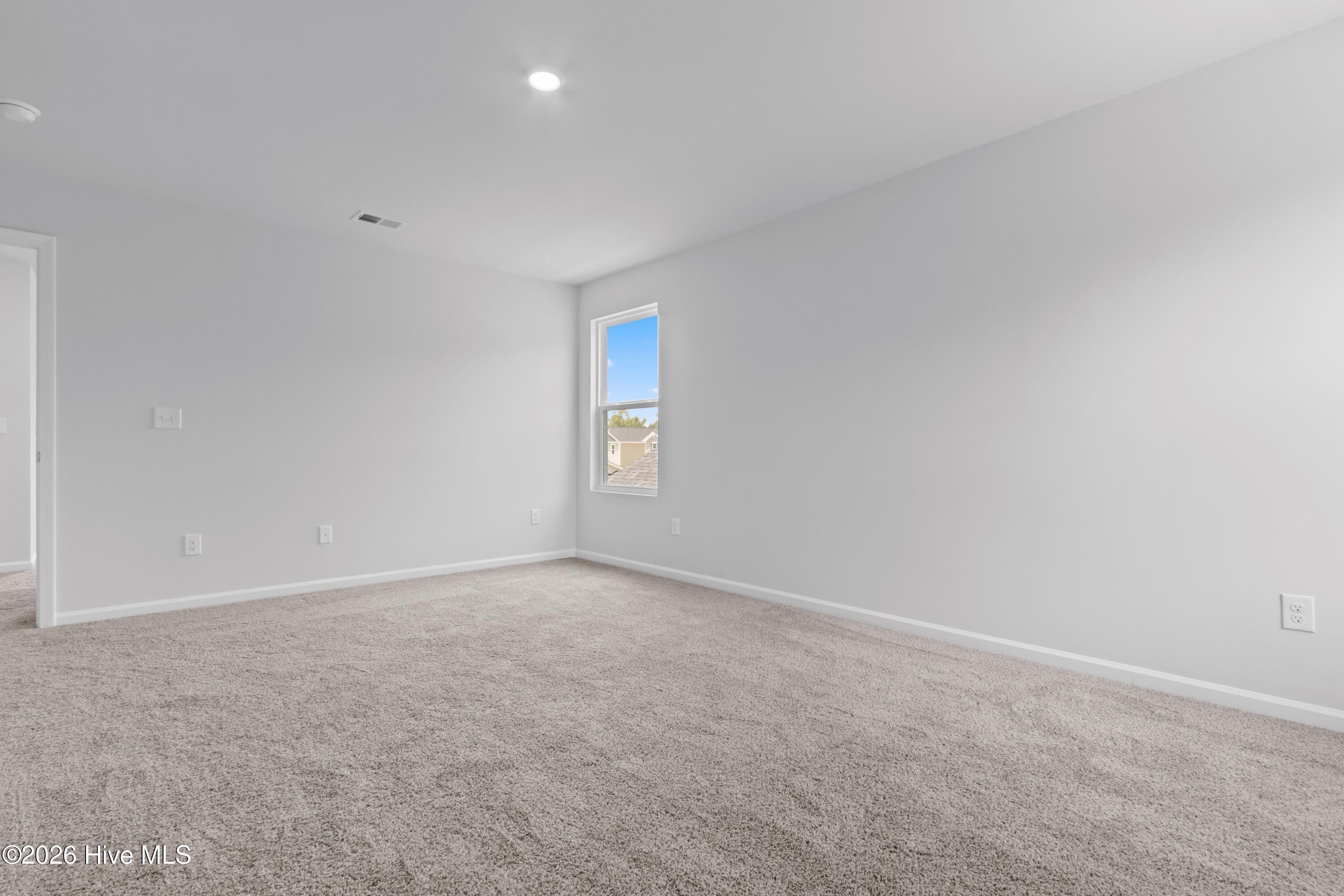 100557656 | Photo 36