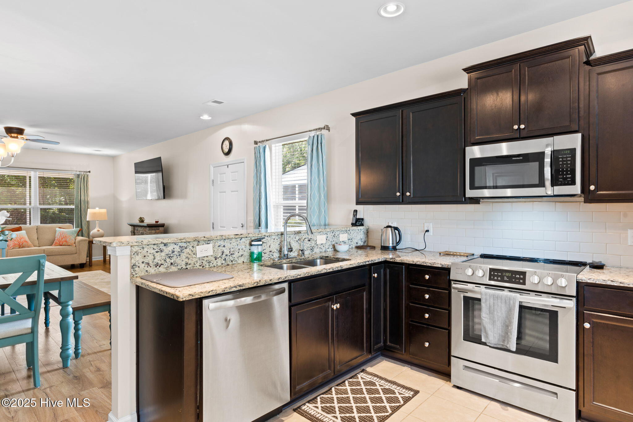 100529406 | Photo 20