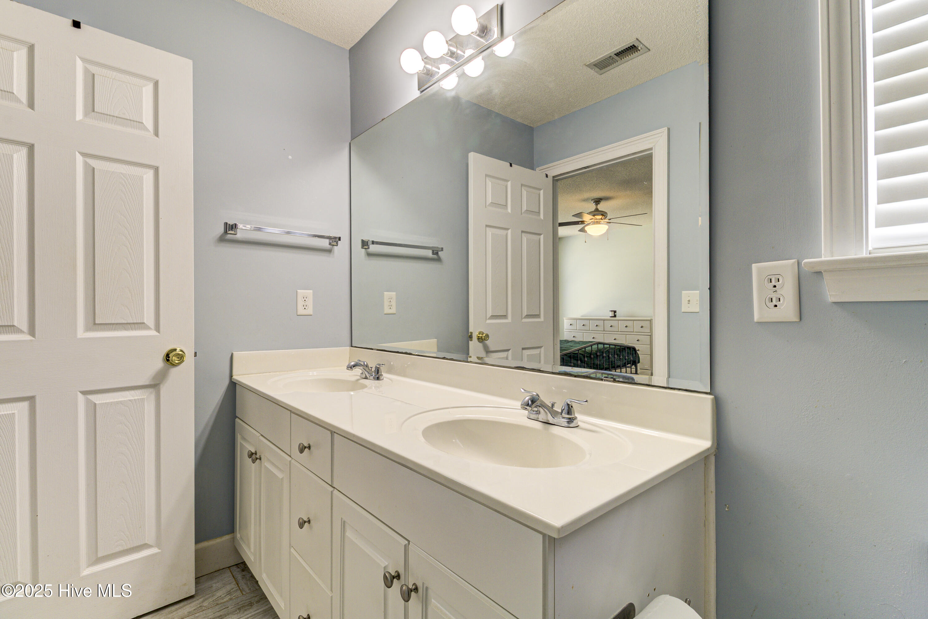 100554804 | Photo 22