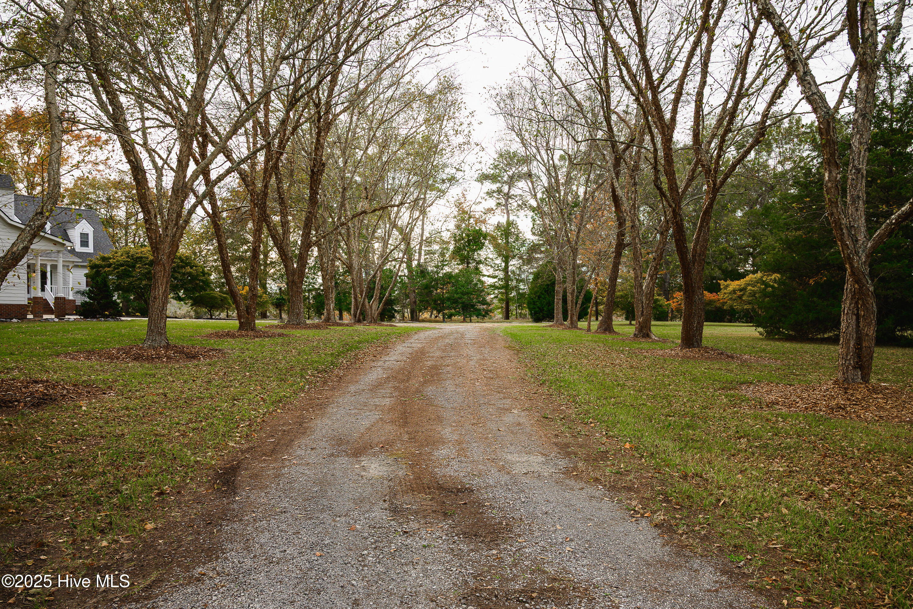 Private drive to main home