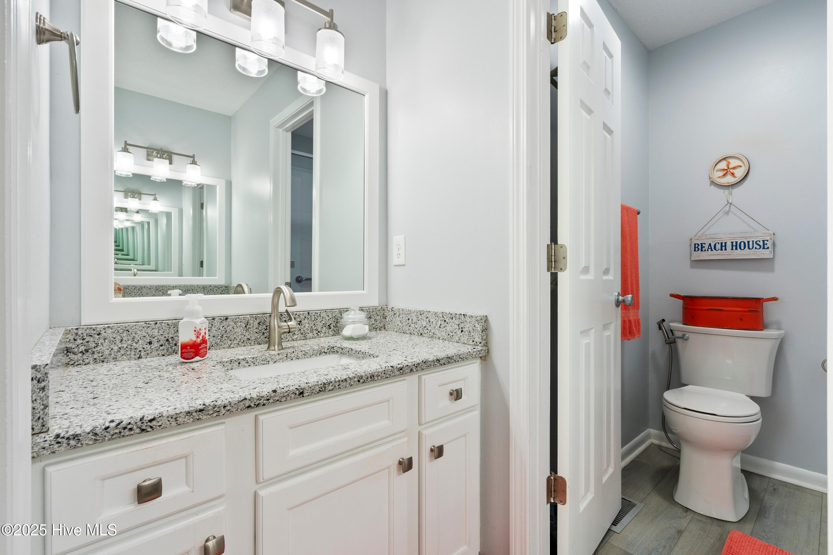 100541347 | Photo 18