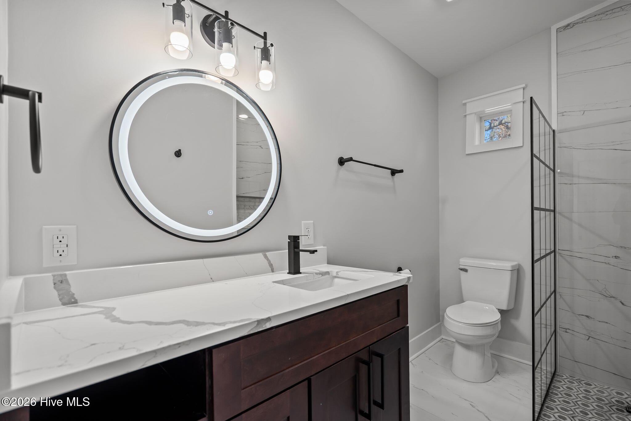 100550651 | Photo 33