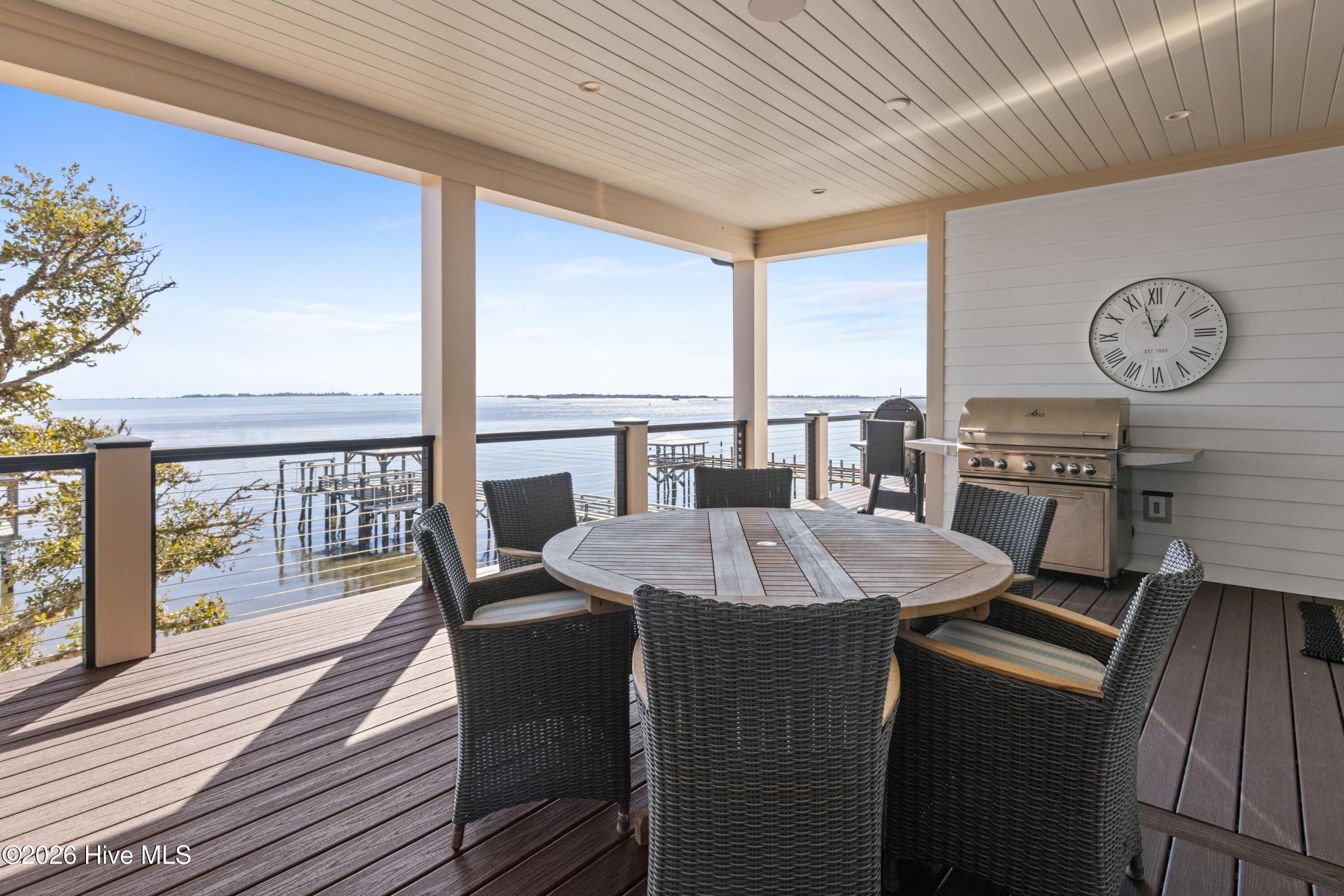 100556008 | Photo 28