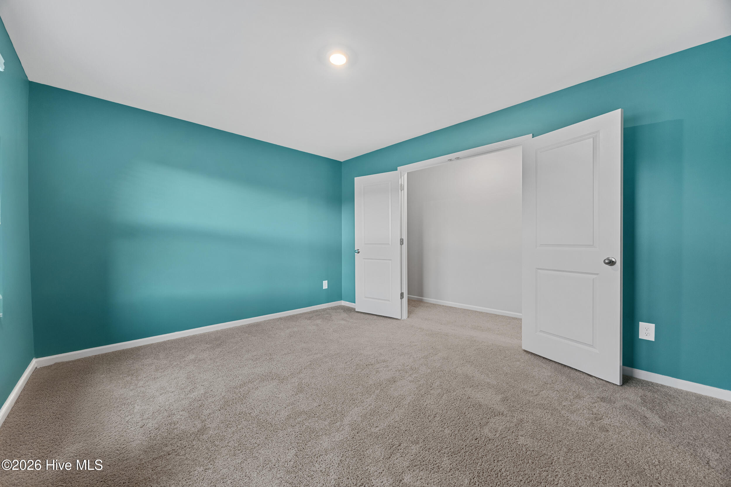 100561972 | Photo 28