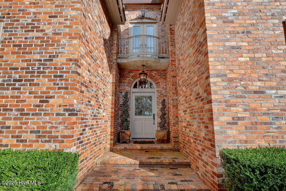 100544850 | Photo 78