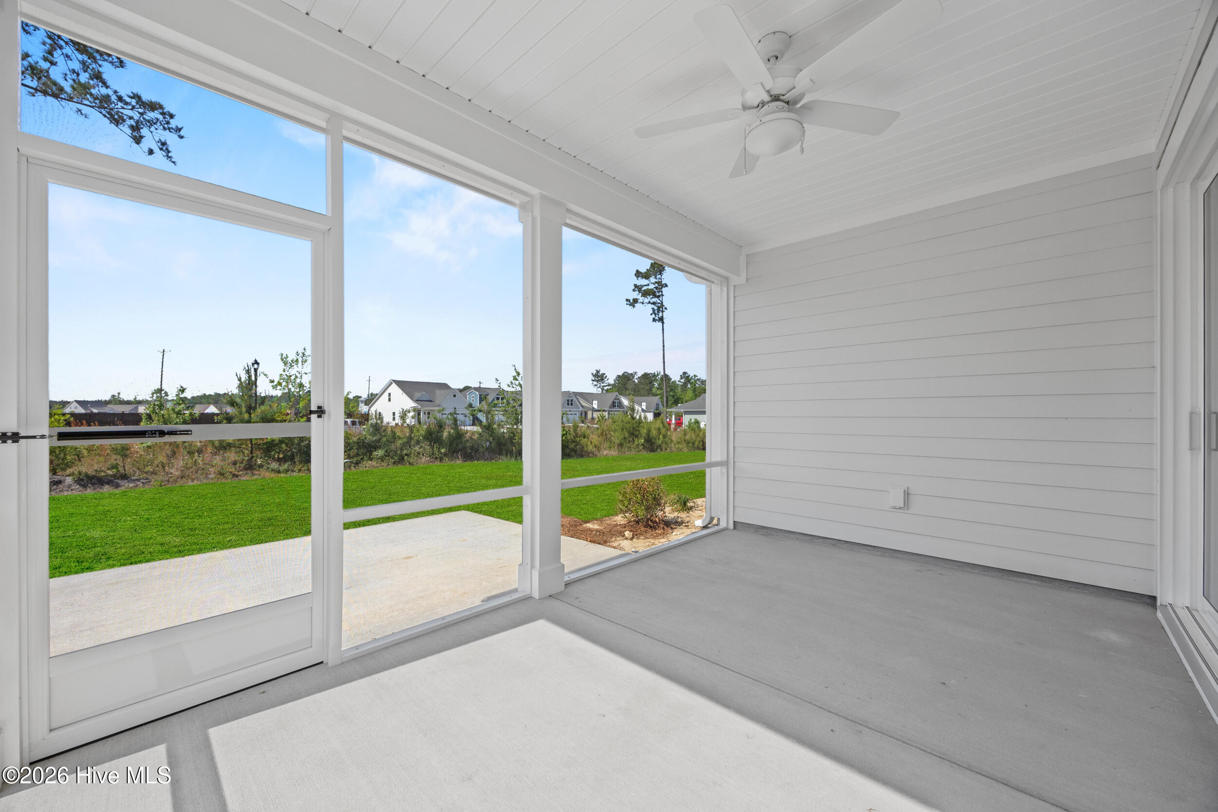 100533479 | Photo 25