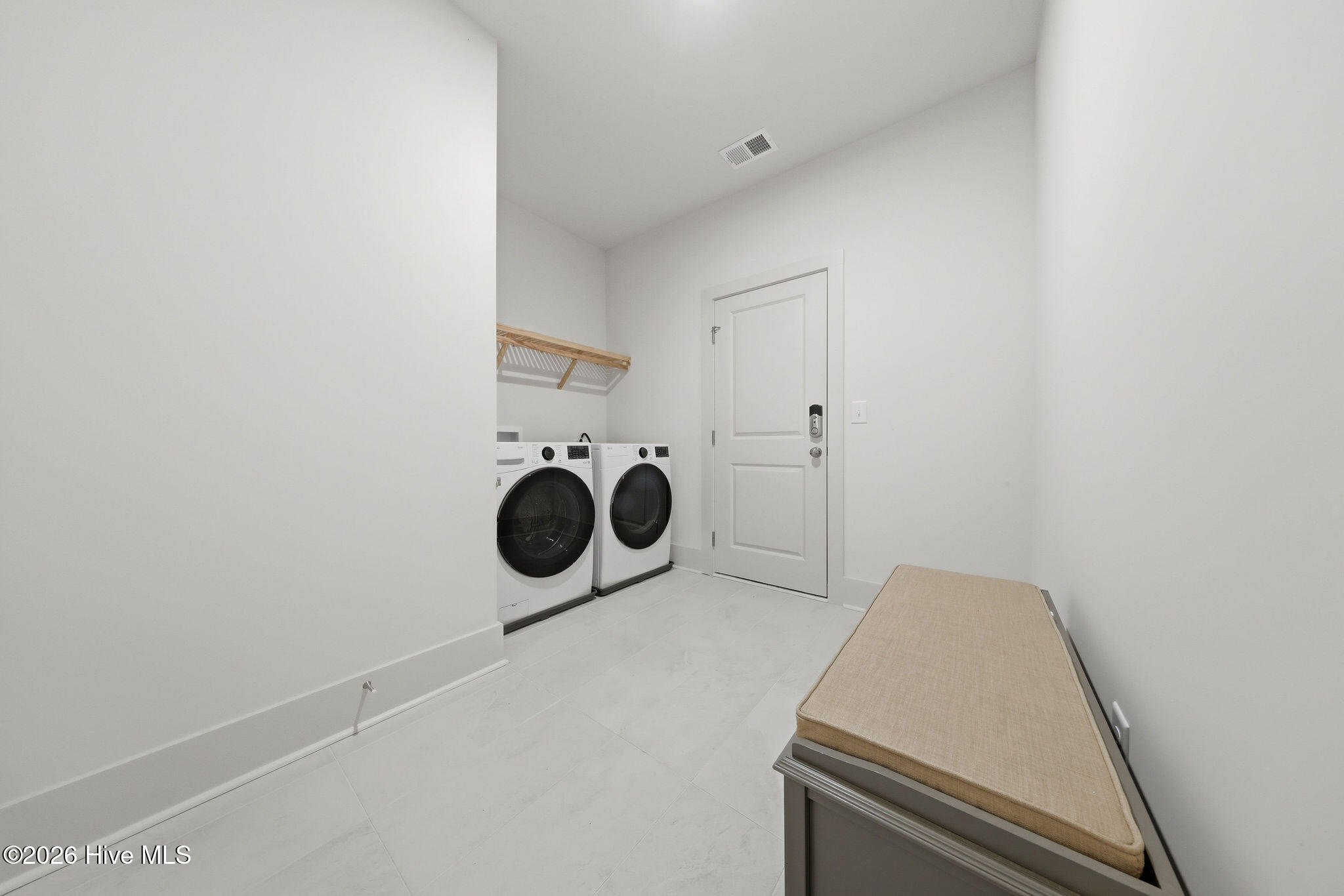 100567924 | Photo 29