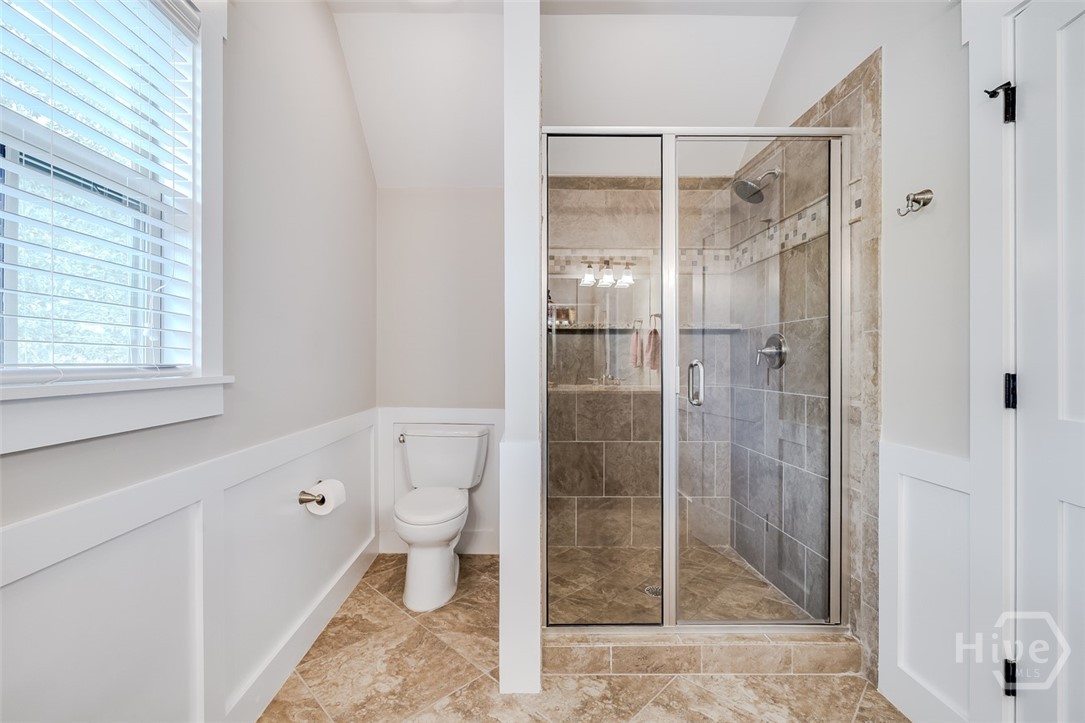 Private bathroom off of bedroom 4