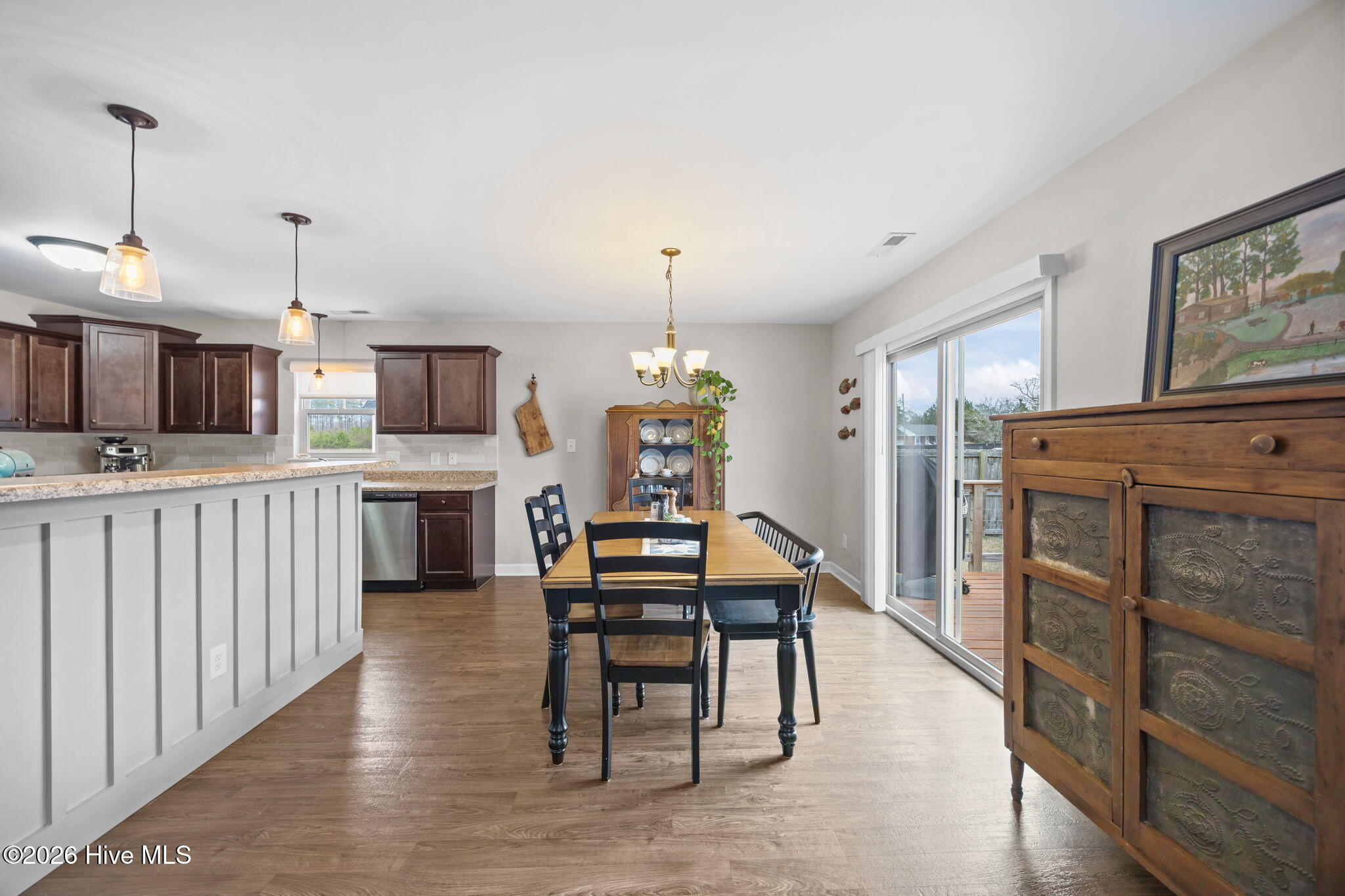 100557162 | Photo 10