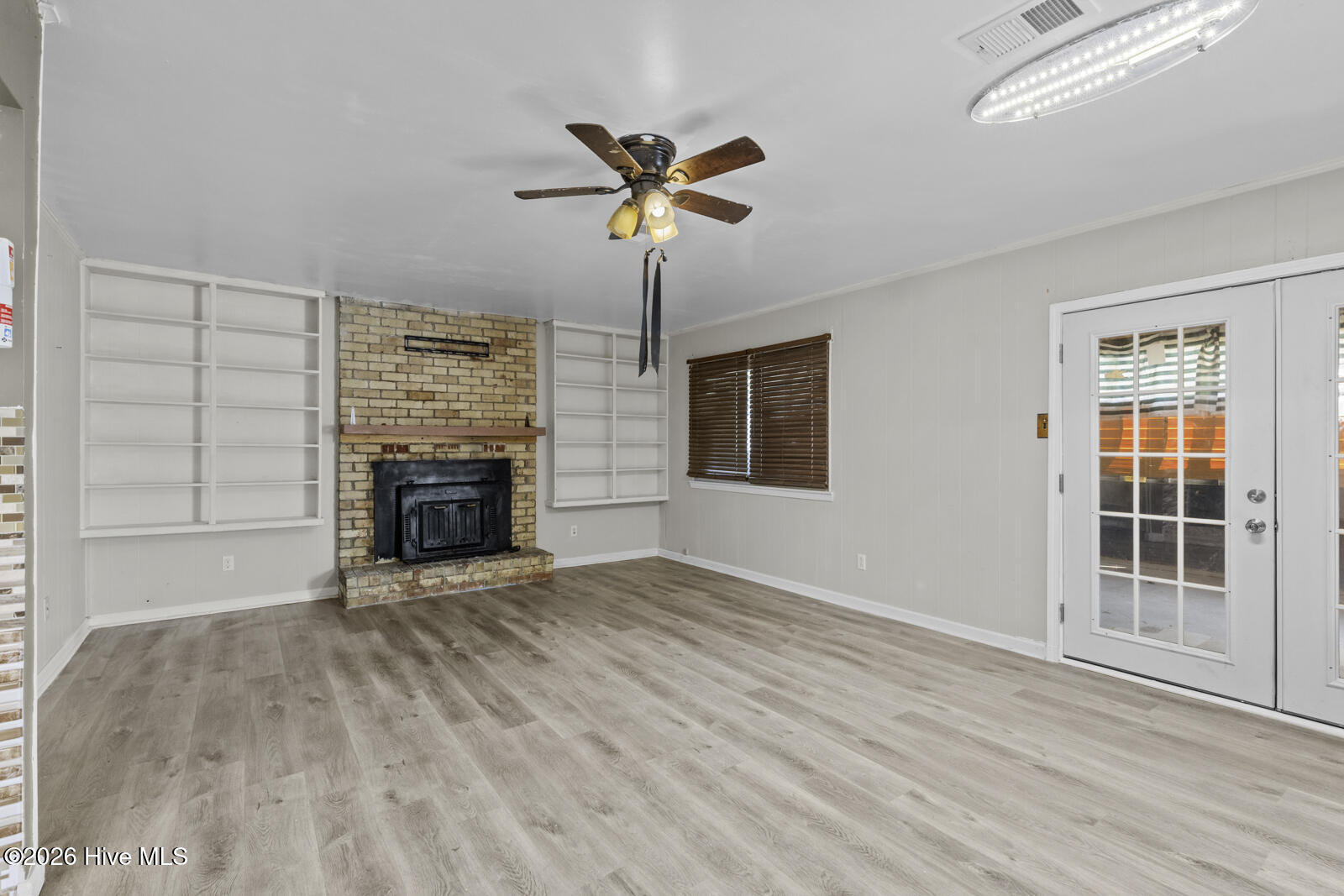 100560708 | Photo 13