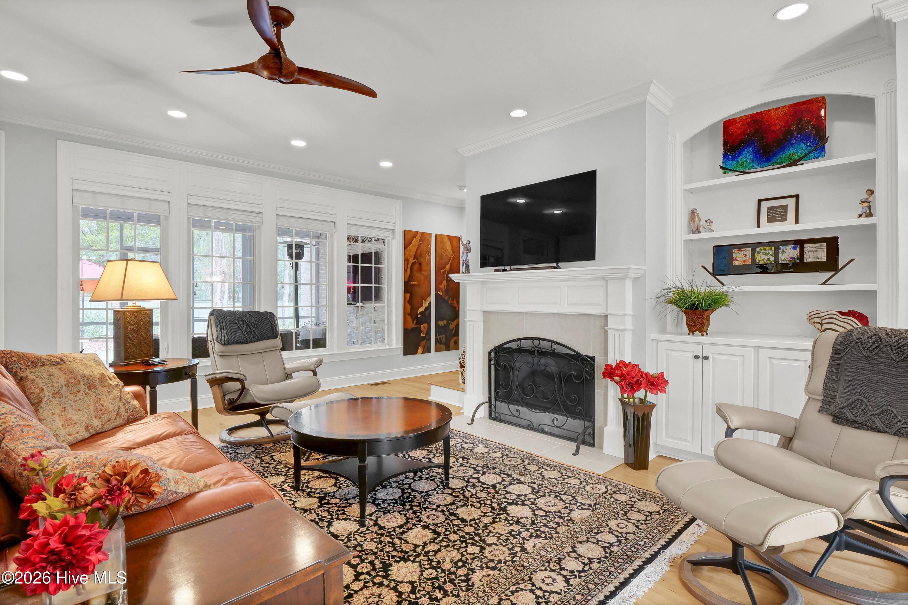 100563212 | Photo 14