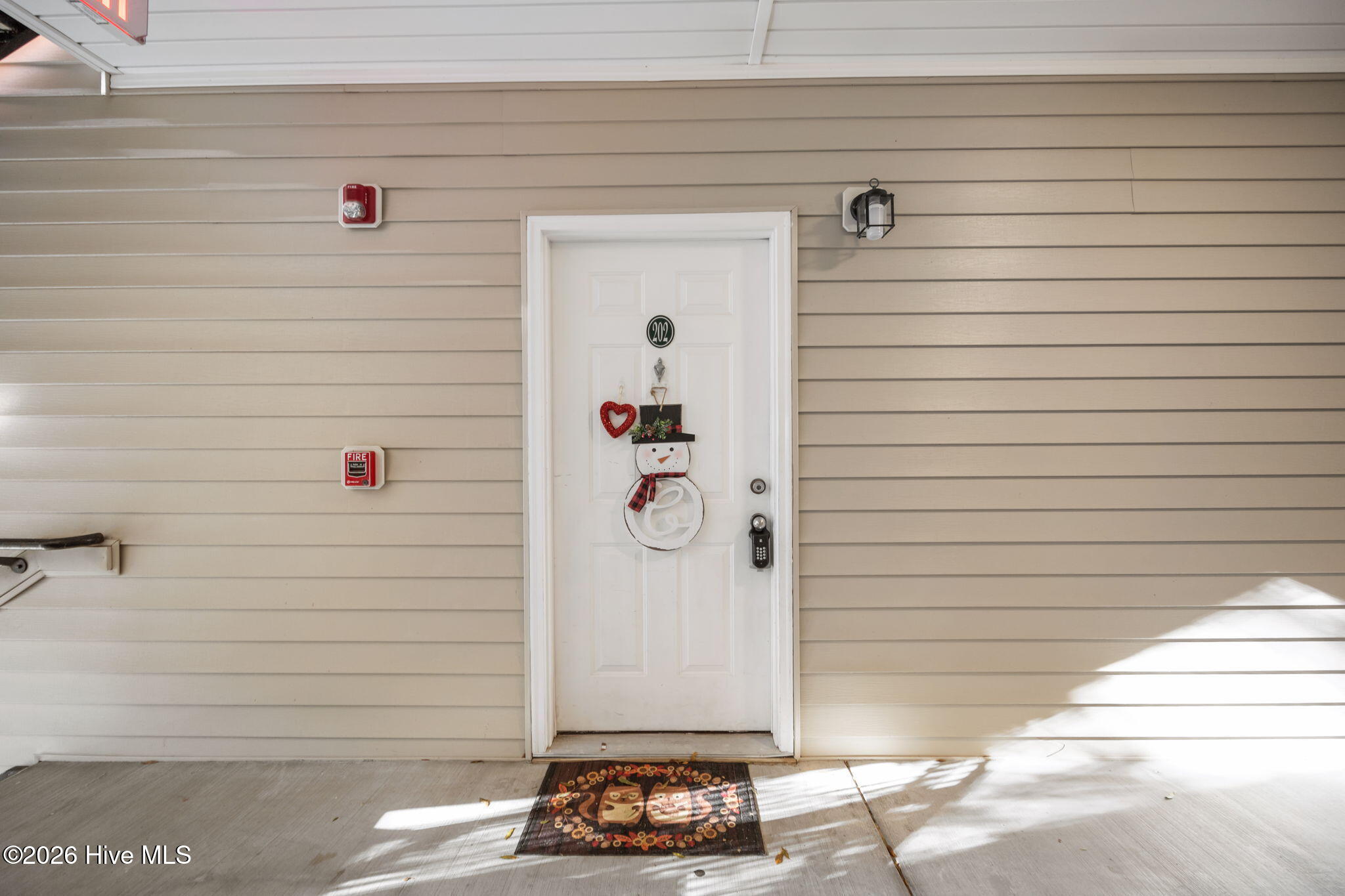 100558986 | Photo 19