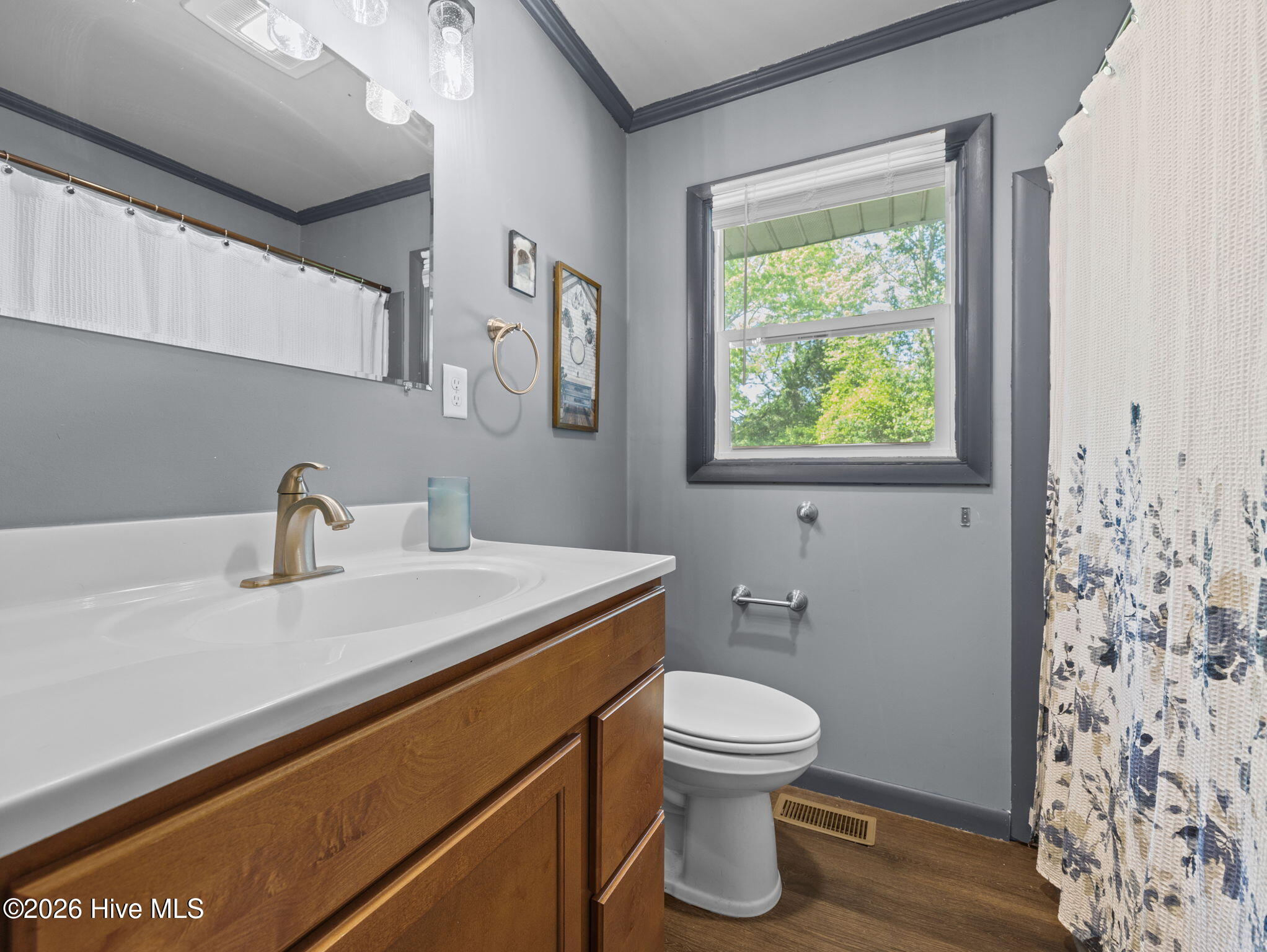 100568066 | Photo 14