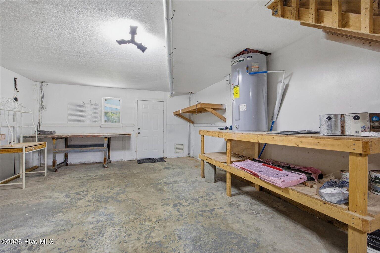 100570154 | Photo 47