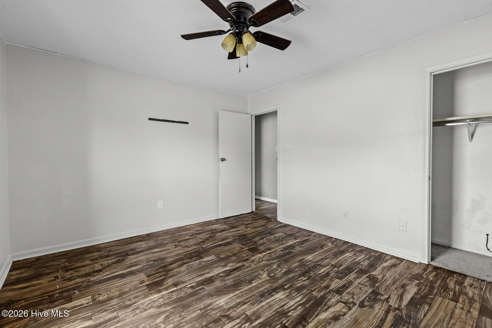 100560708 | Photo 21