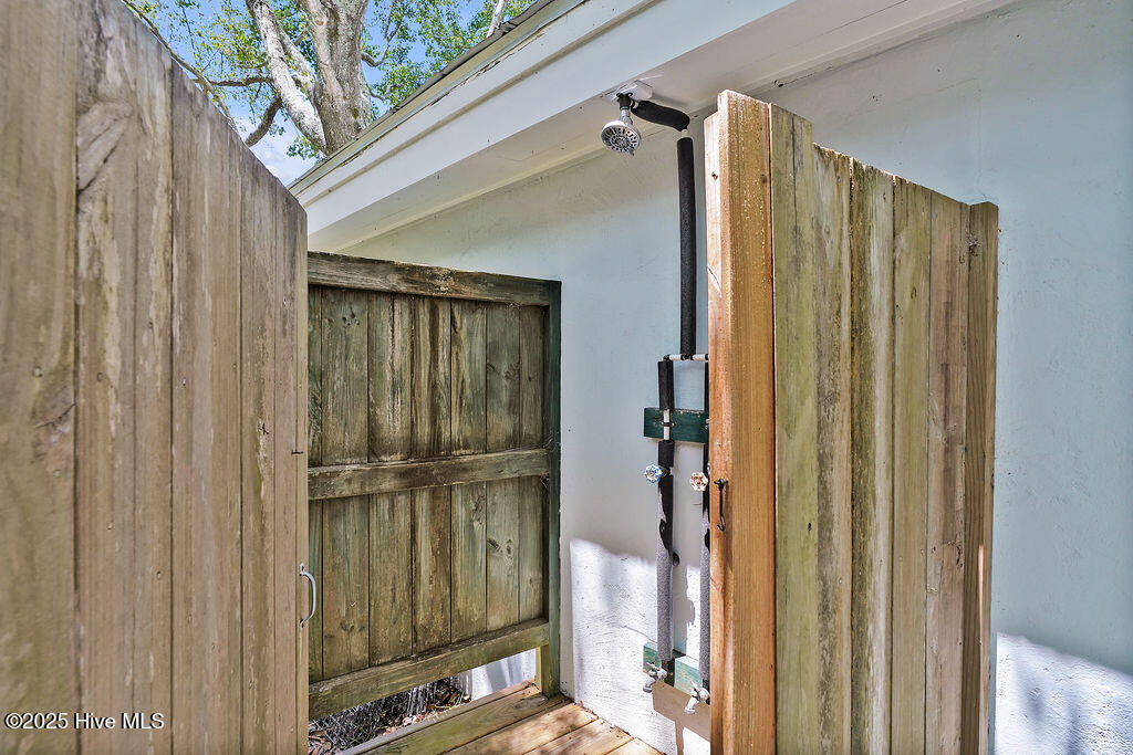 100555819 | Photo 36